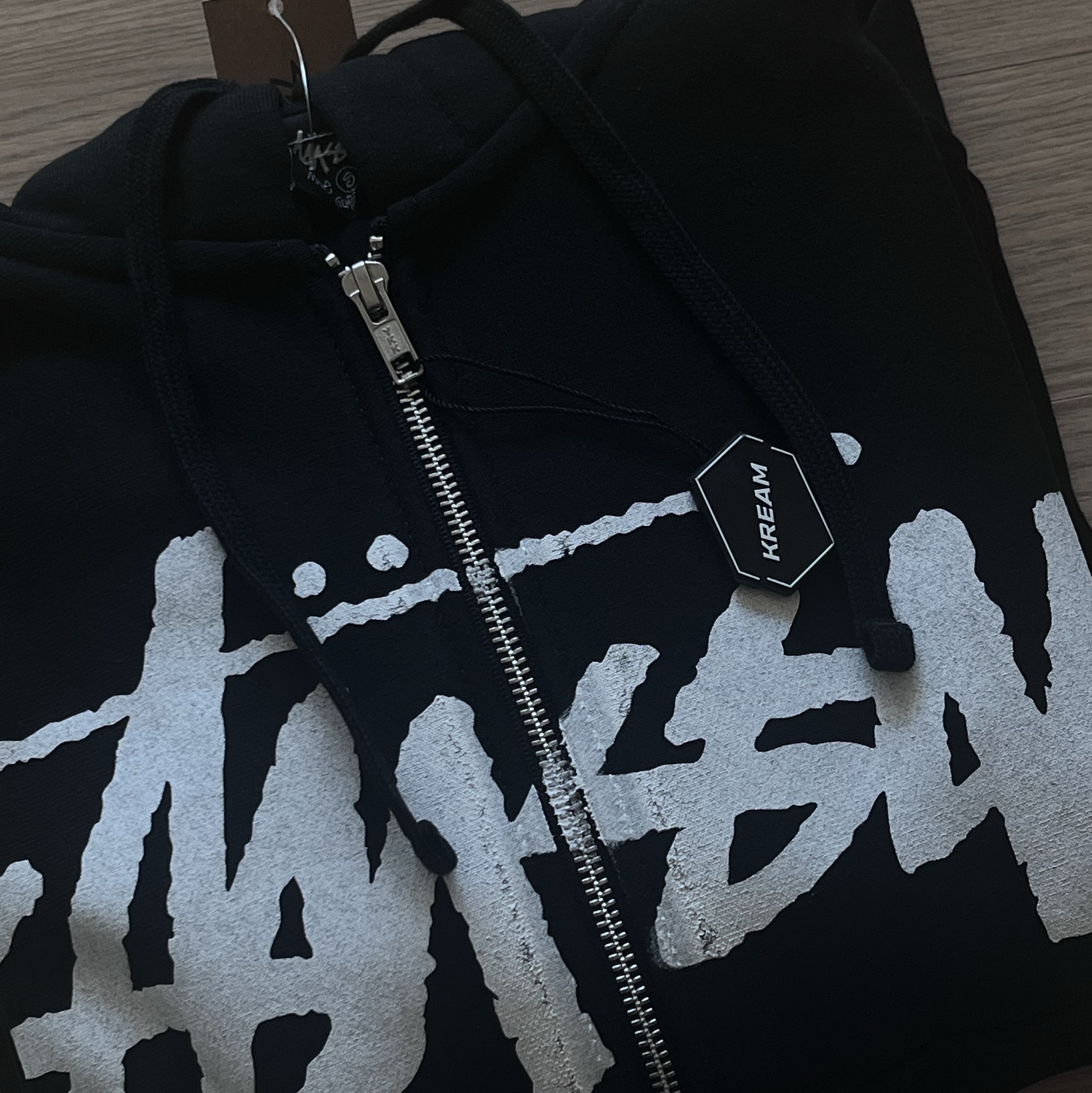 Stussy Stock Zip Hoodie Black 착용 스타일