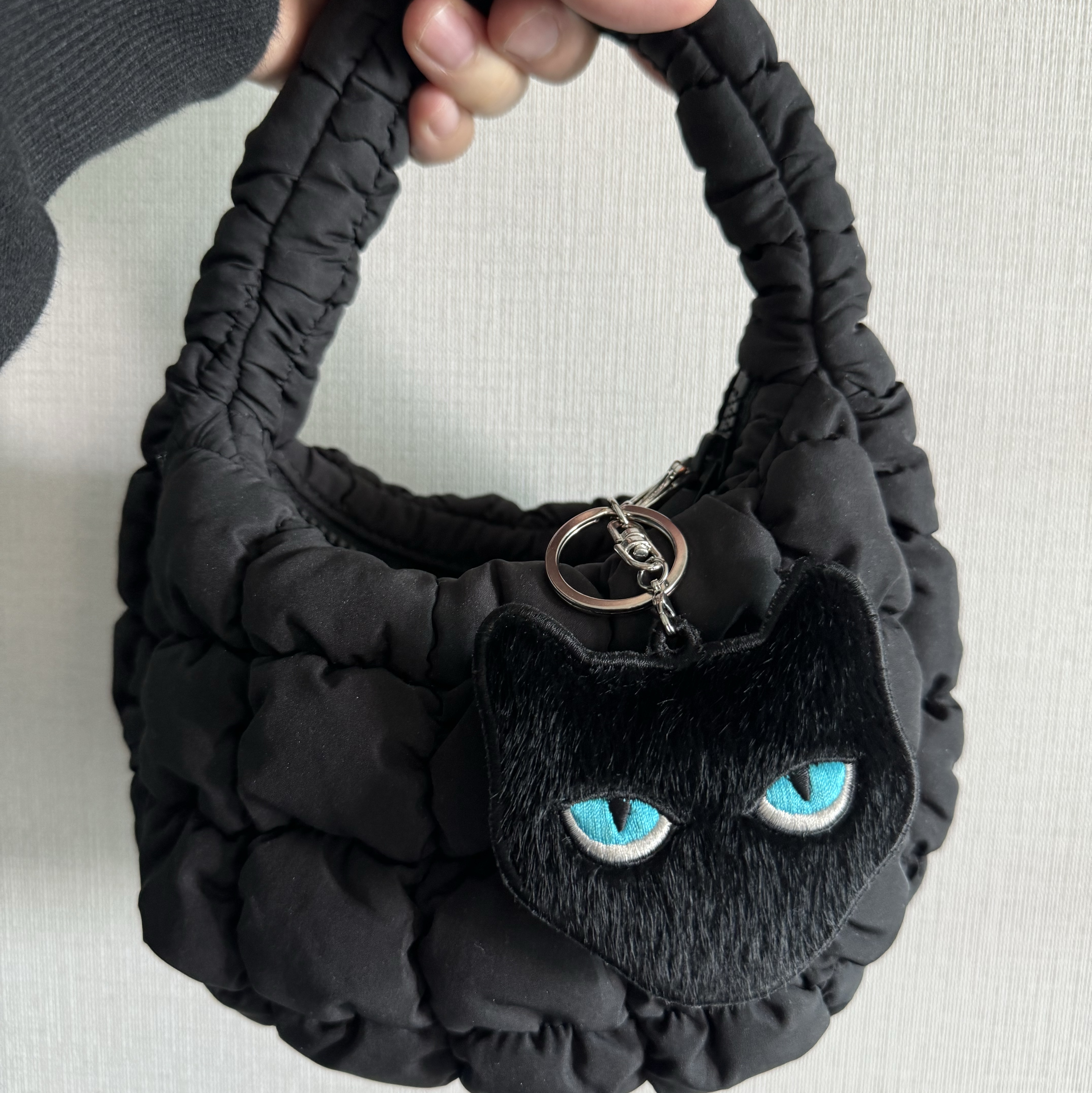 COS Quilted Micro Bag Black 착용 스타일