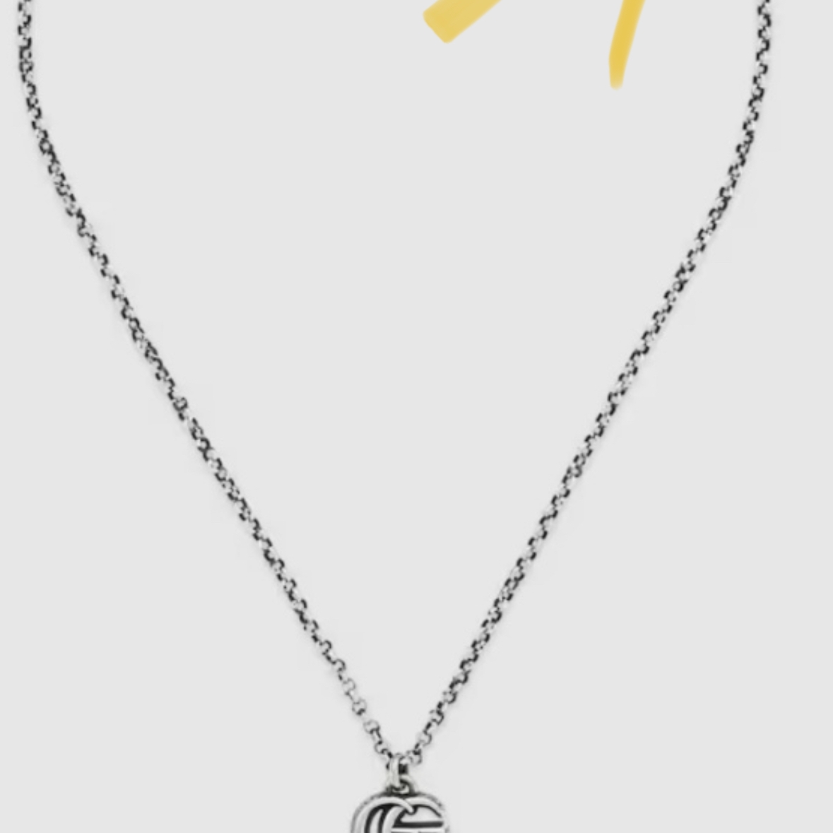 Gucci Double G Key Necklace Silver 착용 스타일 - 3