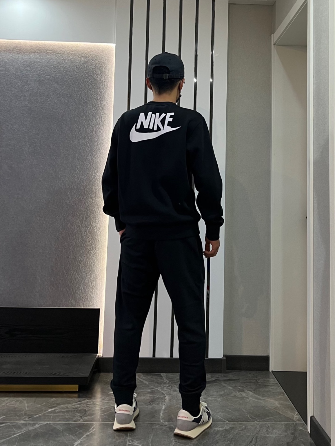 Nike NSW HBR-C Sweatshirt Black White - Asia 착용 스타일 - 2