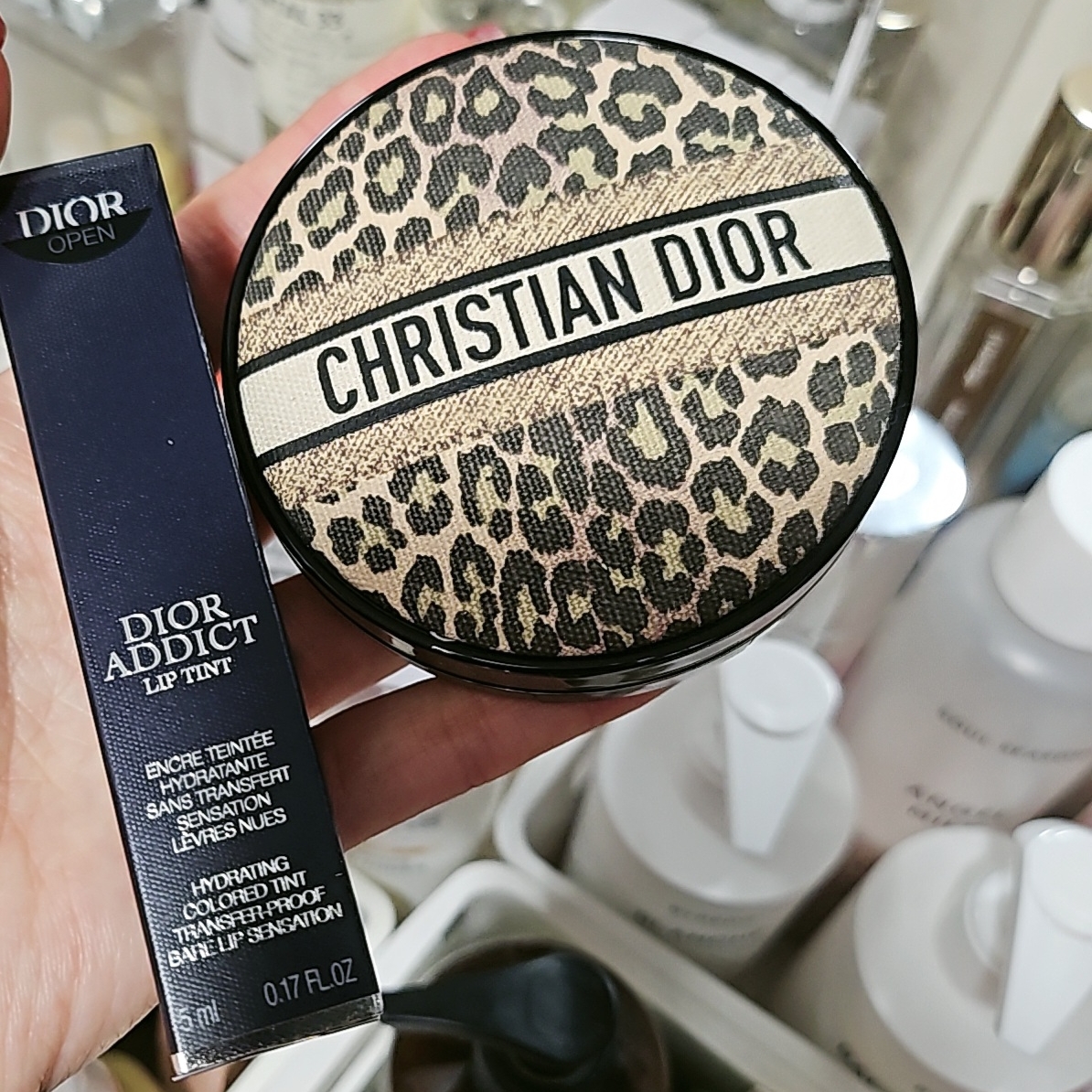 Dior Mitzah Limited Edition Forever Couture Perfect Cushion 0N Neutral Glow Finish 착용 스타일