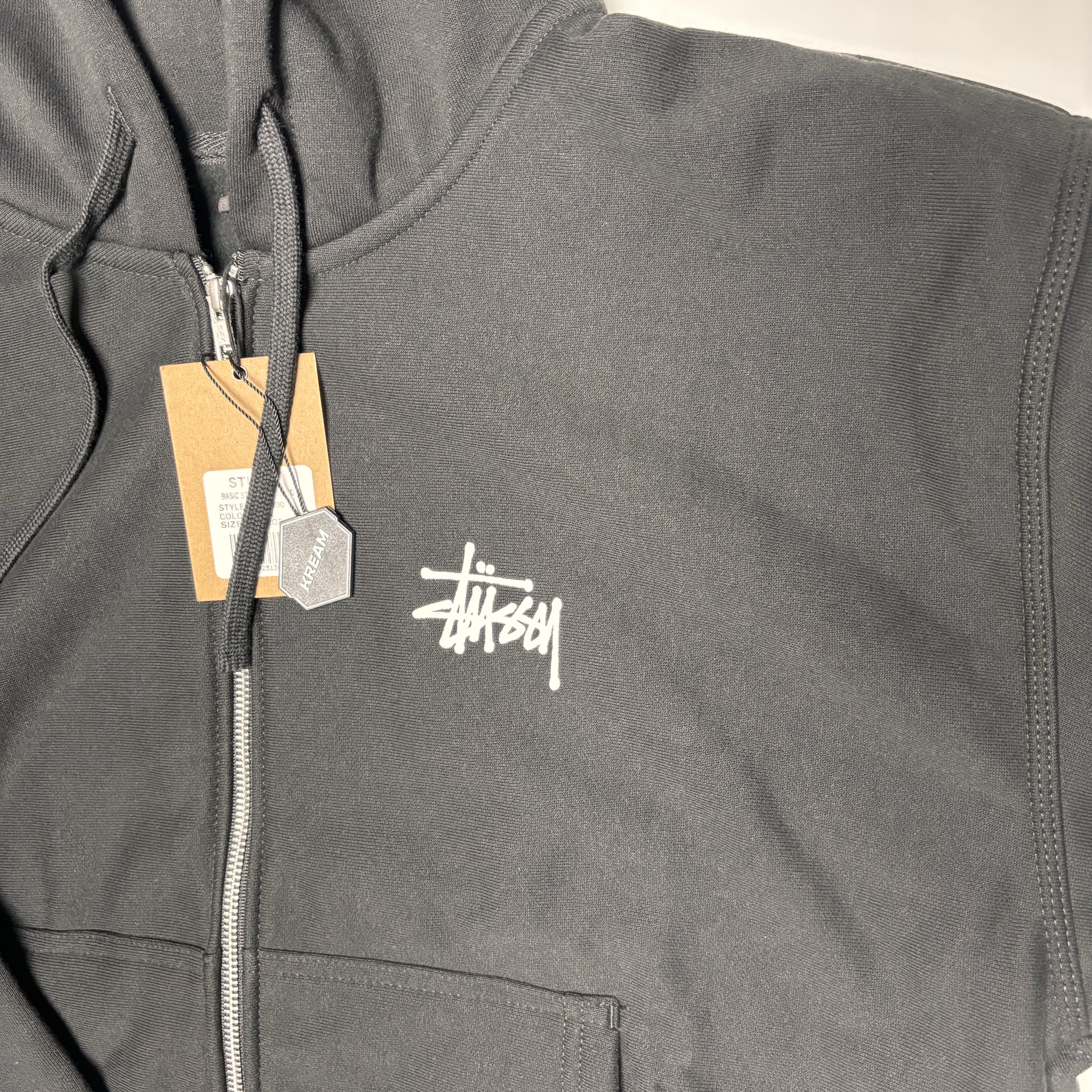 Stussy Basic Zip Hoodie Black 착용 스타일