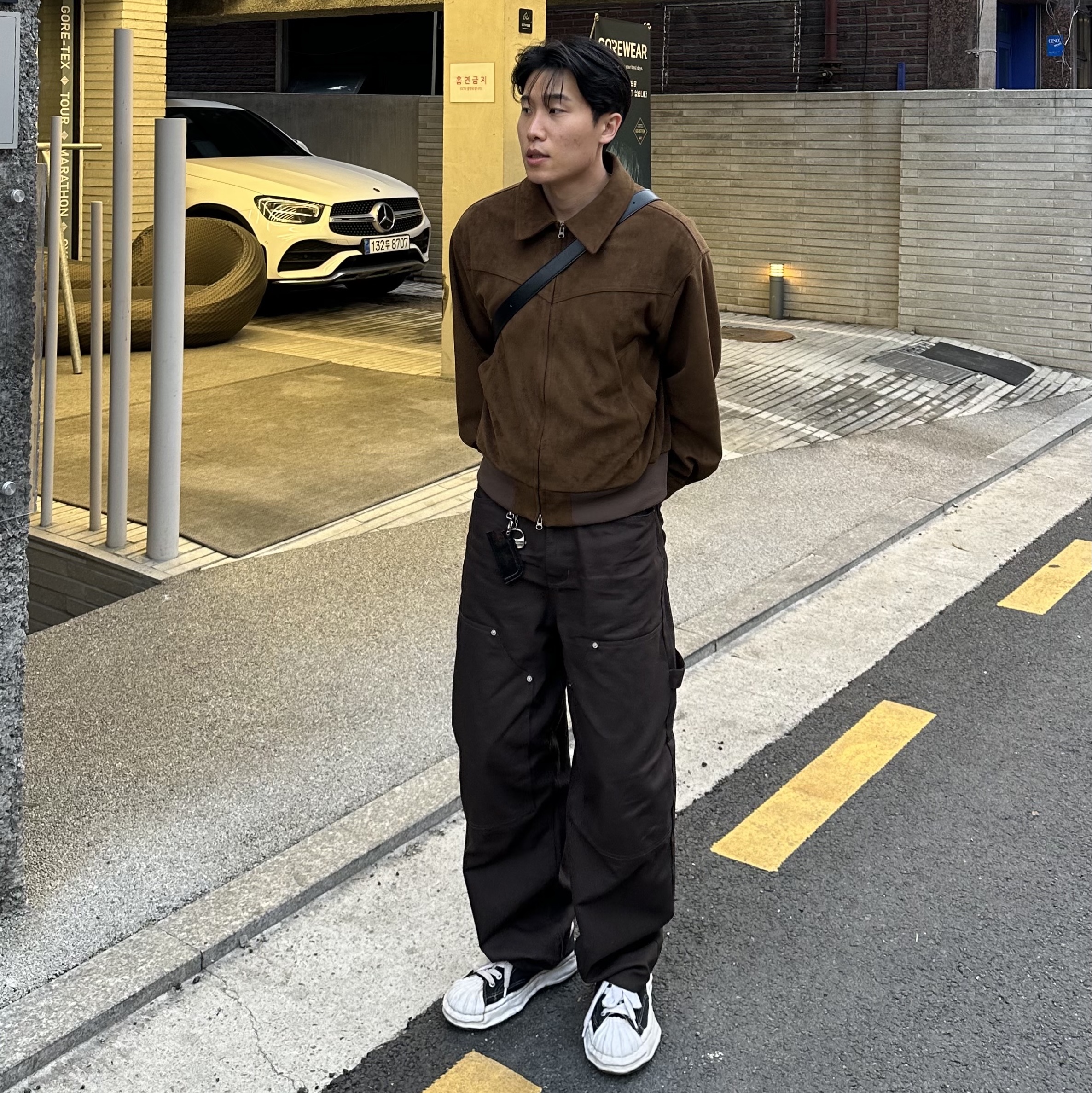Maison Mihara Yasuhiro Blakey OG Sole Canvas Low-top Sneakers Black 착용 스타일 - 1