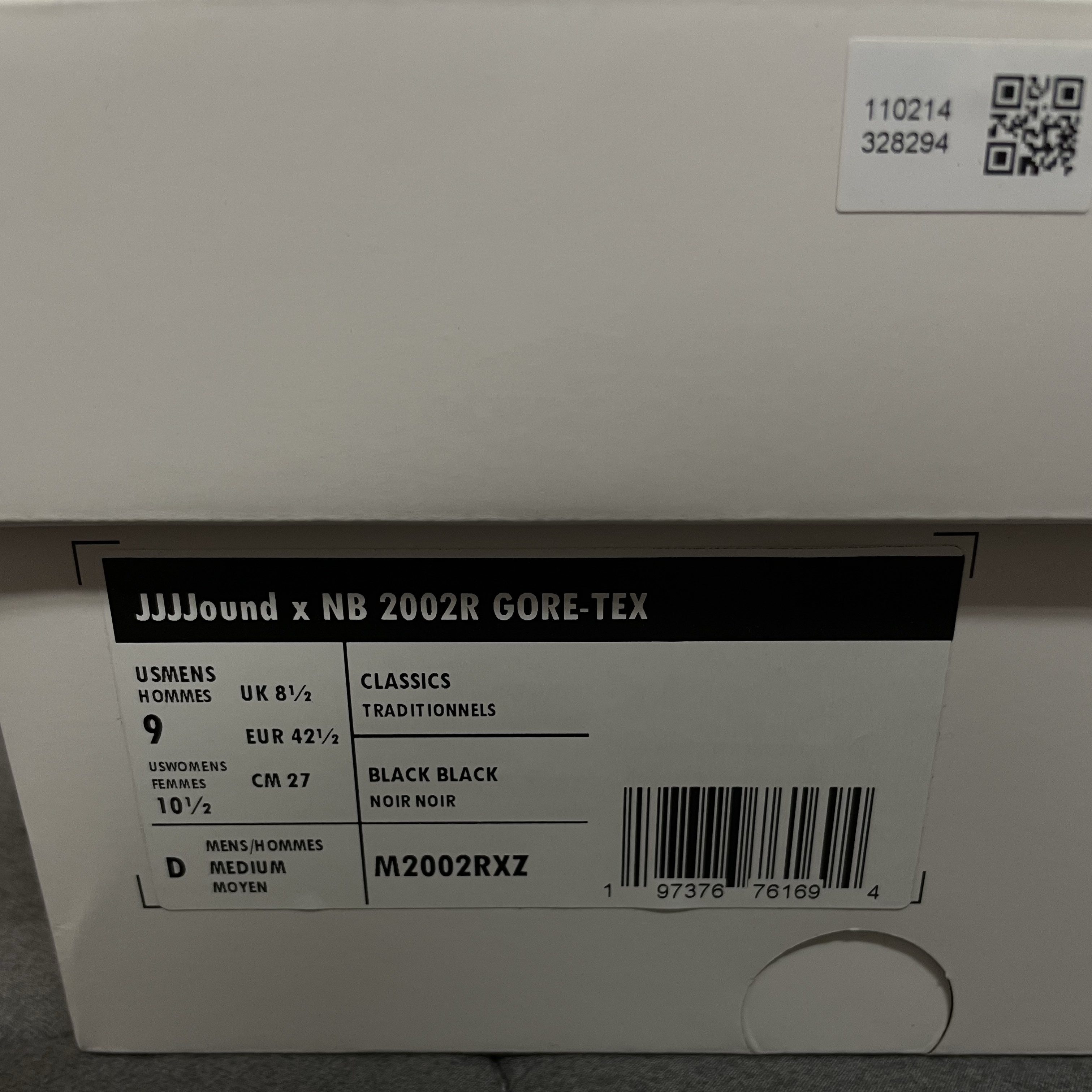 New Balance x JJJJound 2002R Gore-Tex Charcoal 착용 스타일 - 2