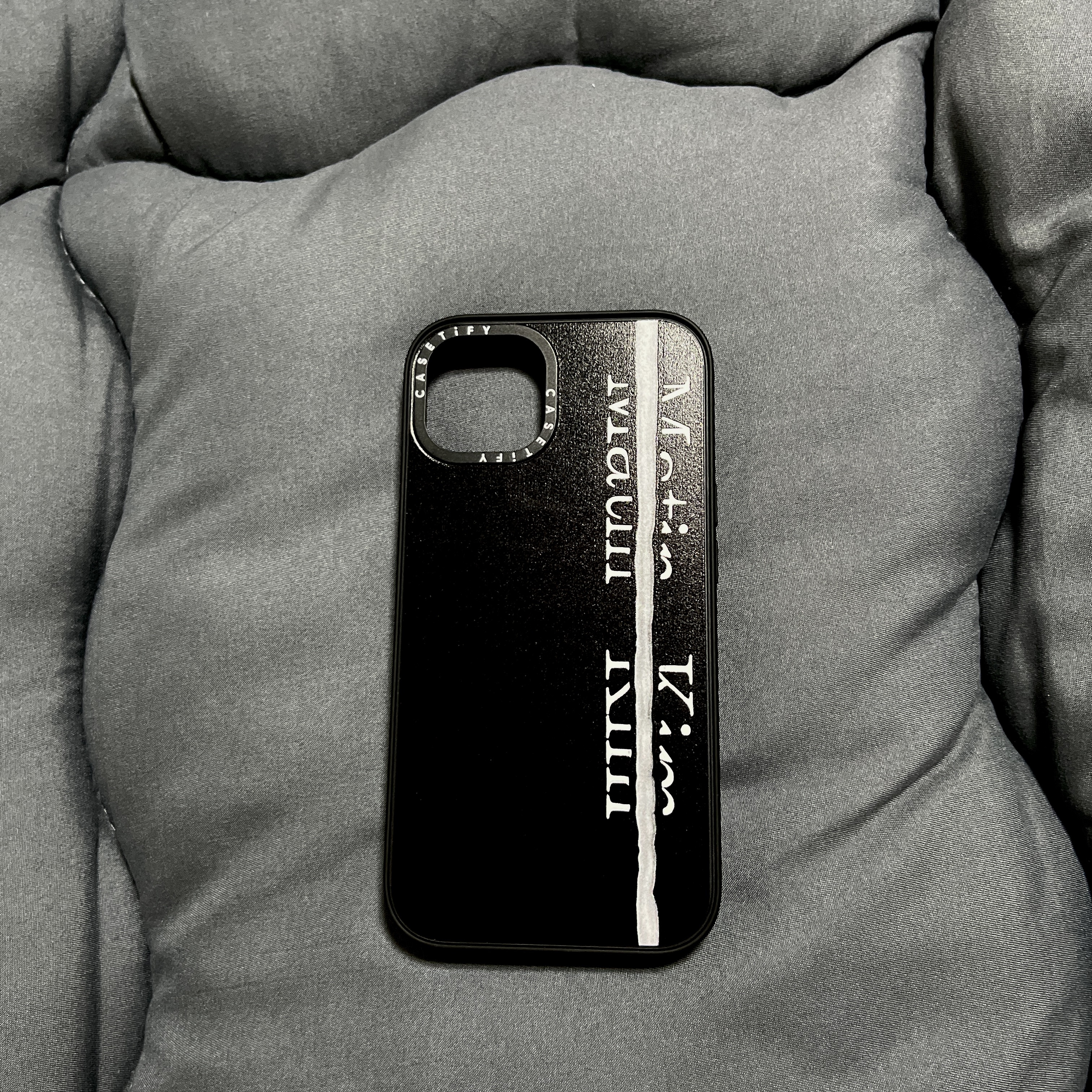 Casetify x Matin Kim iPhone Black Logo Magsafe Impact Case Matte Black 착용 스타일