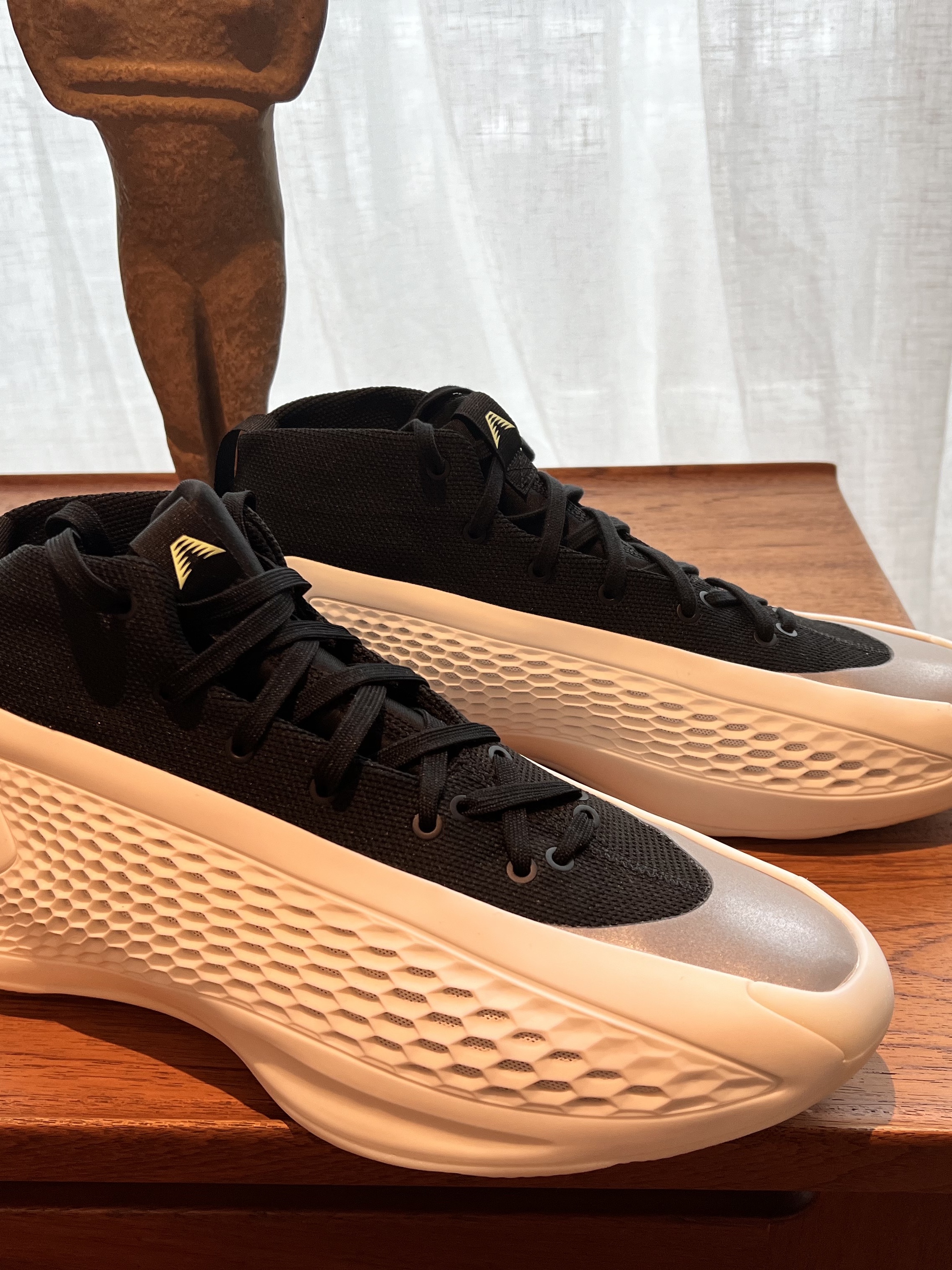 Adidas A.E. 1 Cloud White Core Black 착용 스타일 - 2