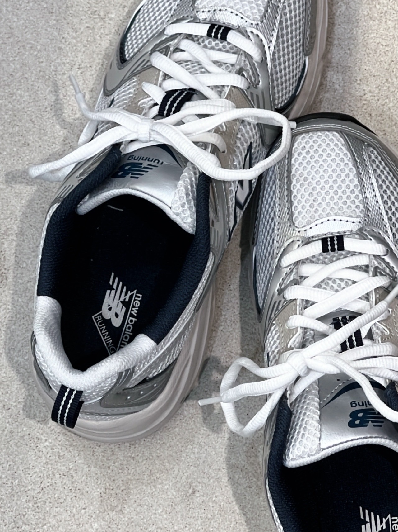 New Balance 530 Steel Grey 착용 스타일