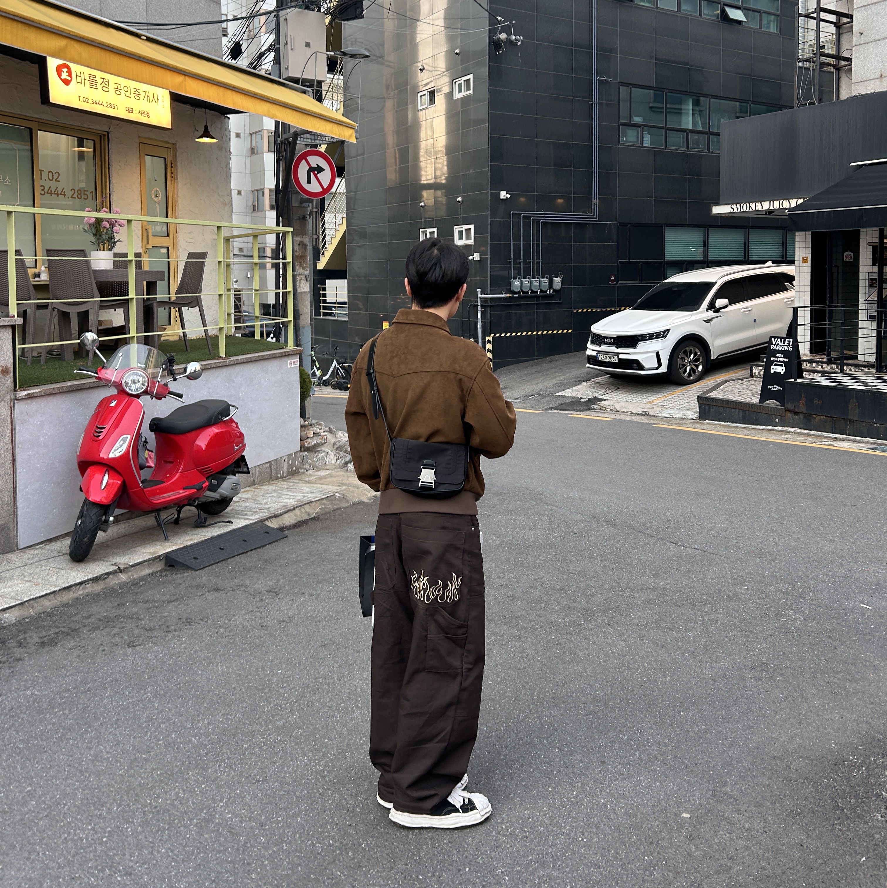 Maison Mihara Yasuhiro Blakey OG Sole Canvas Low-top Sneakers Black 착용 스타일 - 2