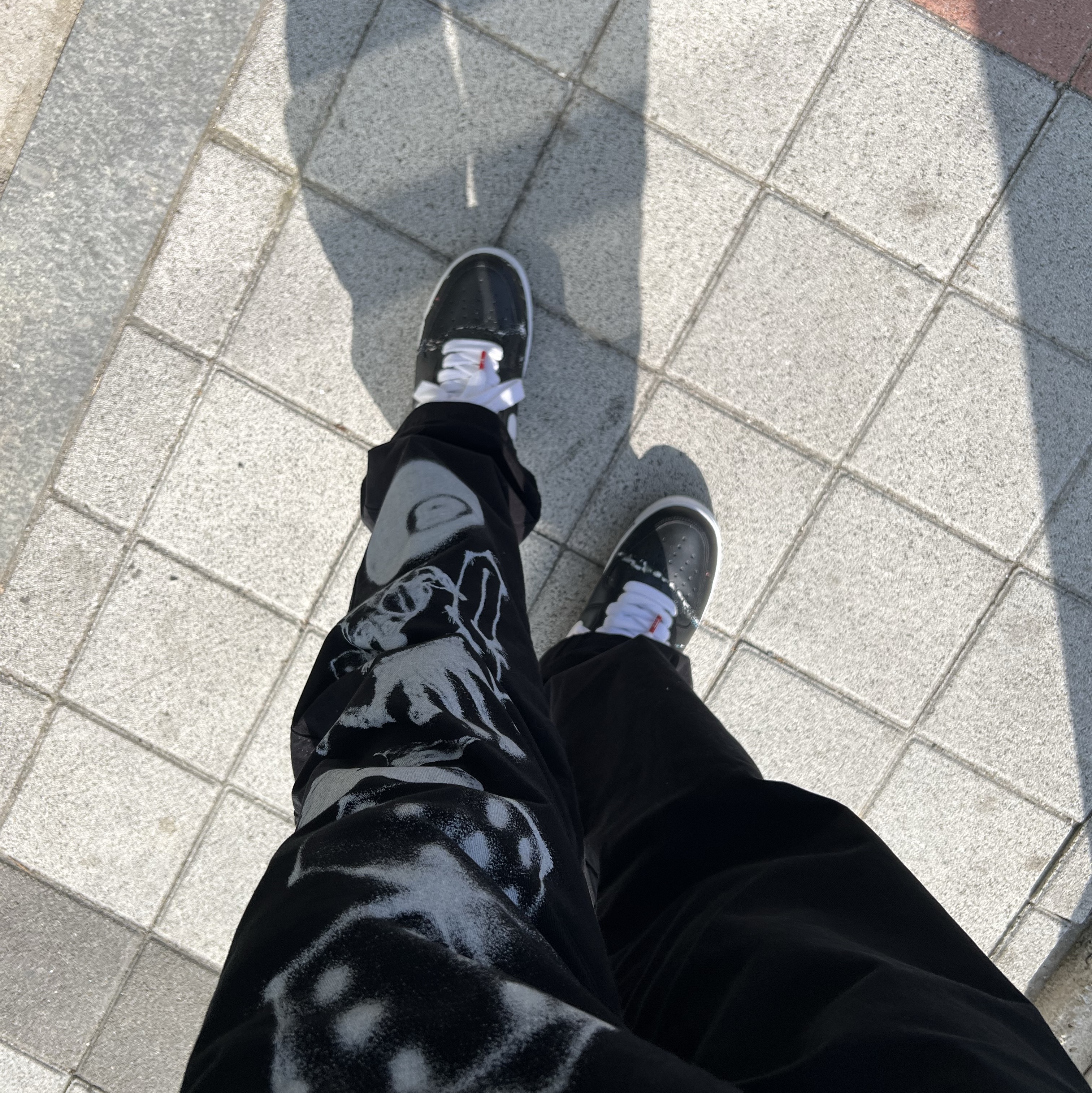 Stussy Airbrush Icon Beach Pants Black, Nike x Peaceminusone Air Force 1 Low Para-Noise 착용 스타일