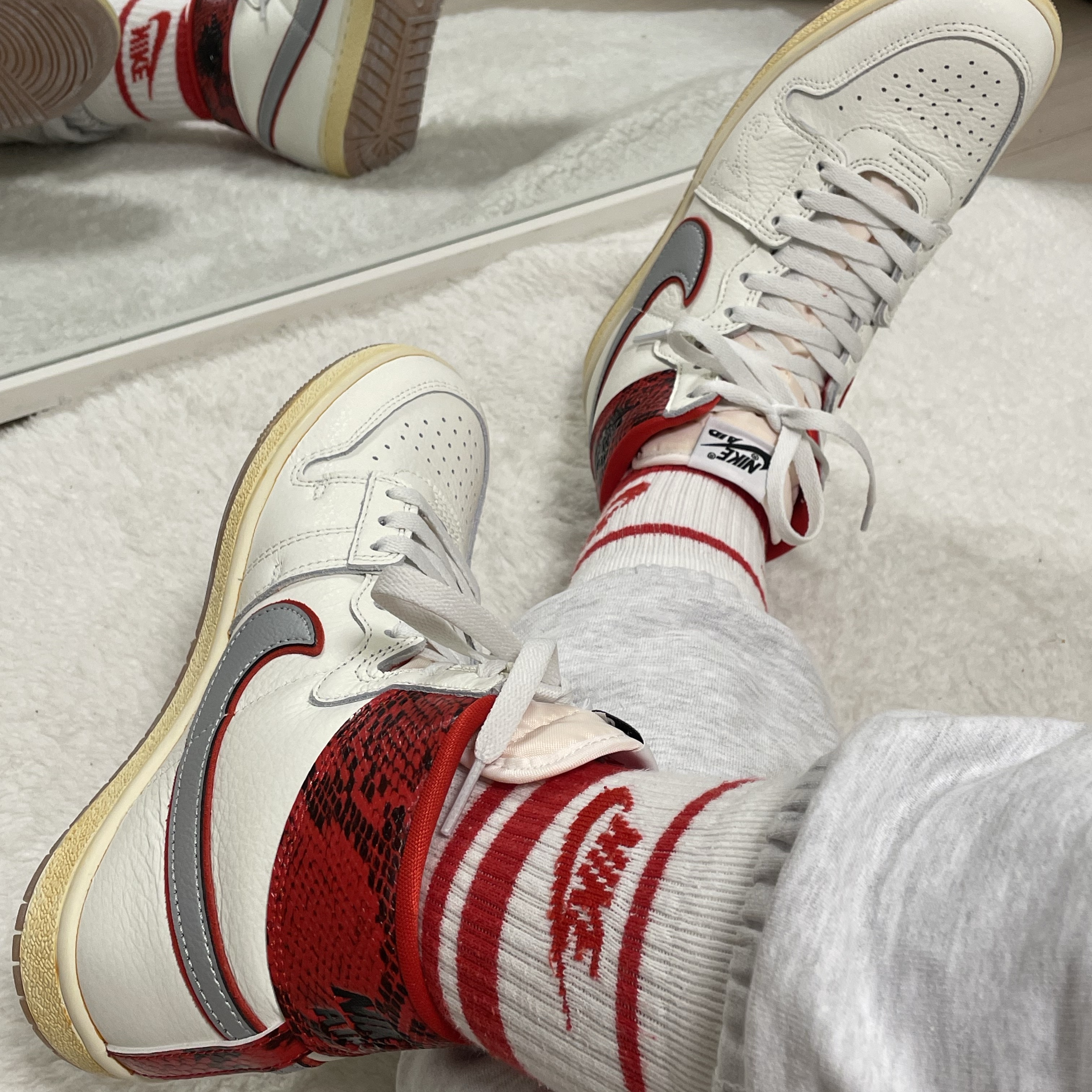Jordan x Awake NY Air Ship PE SP Sail University Red 착용 스타일 - 6