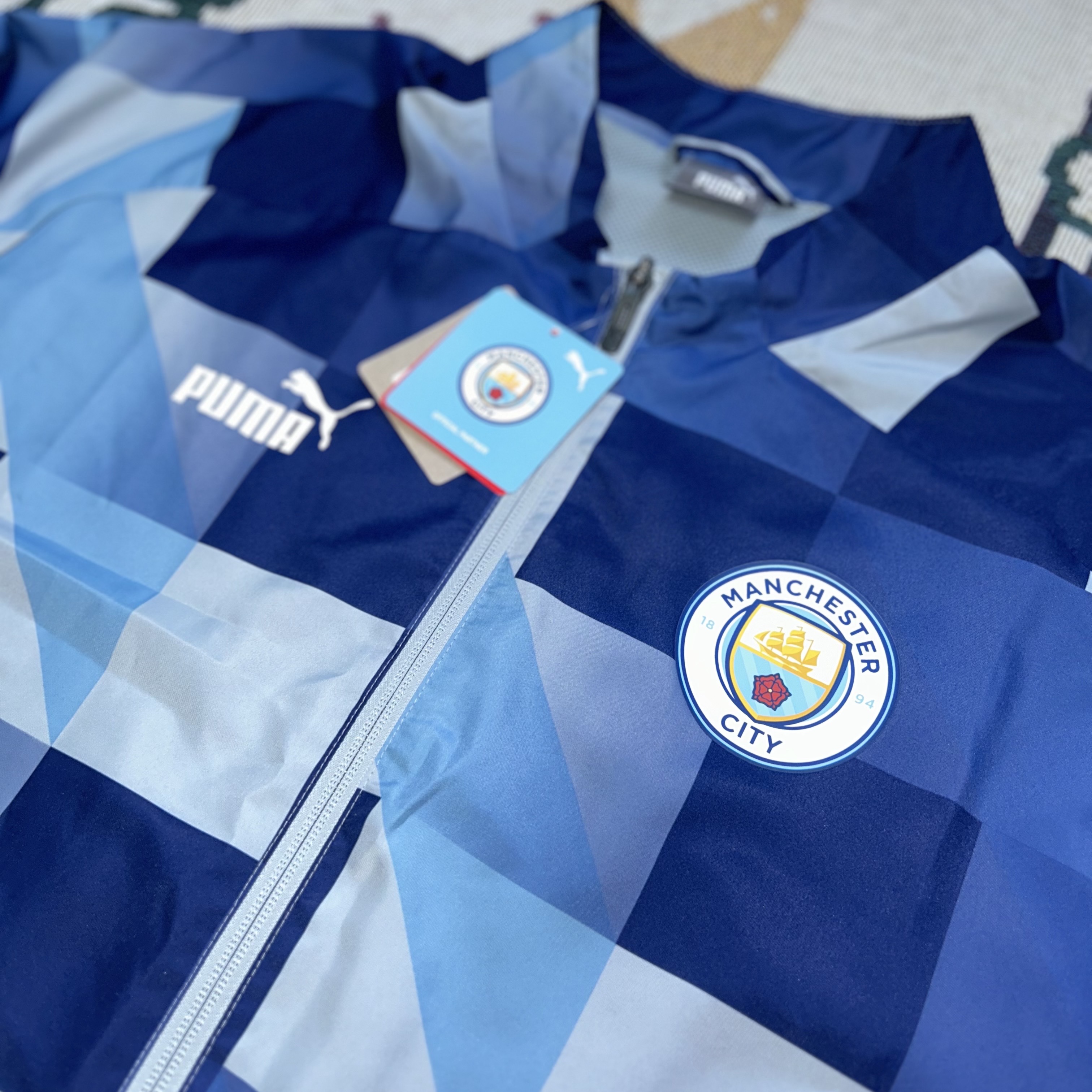 Puma 2022/23 Manchester City Prematch Jacket Cool Mid Gray Navy 착용 스타일 - 1