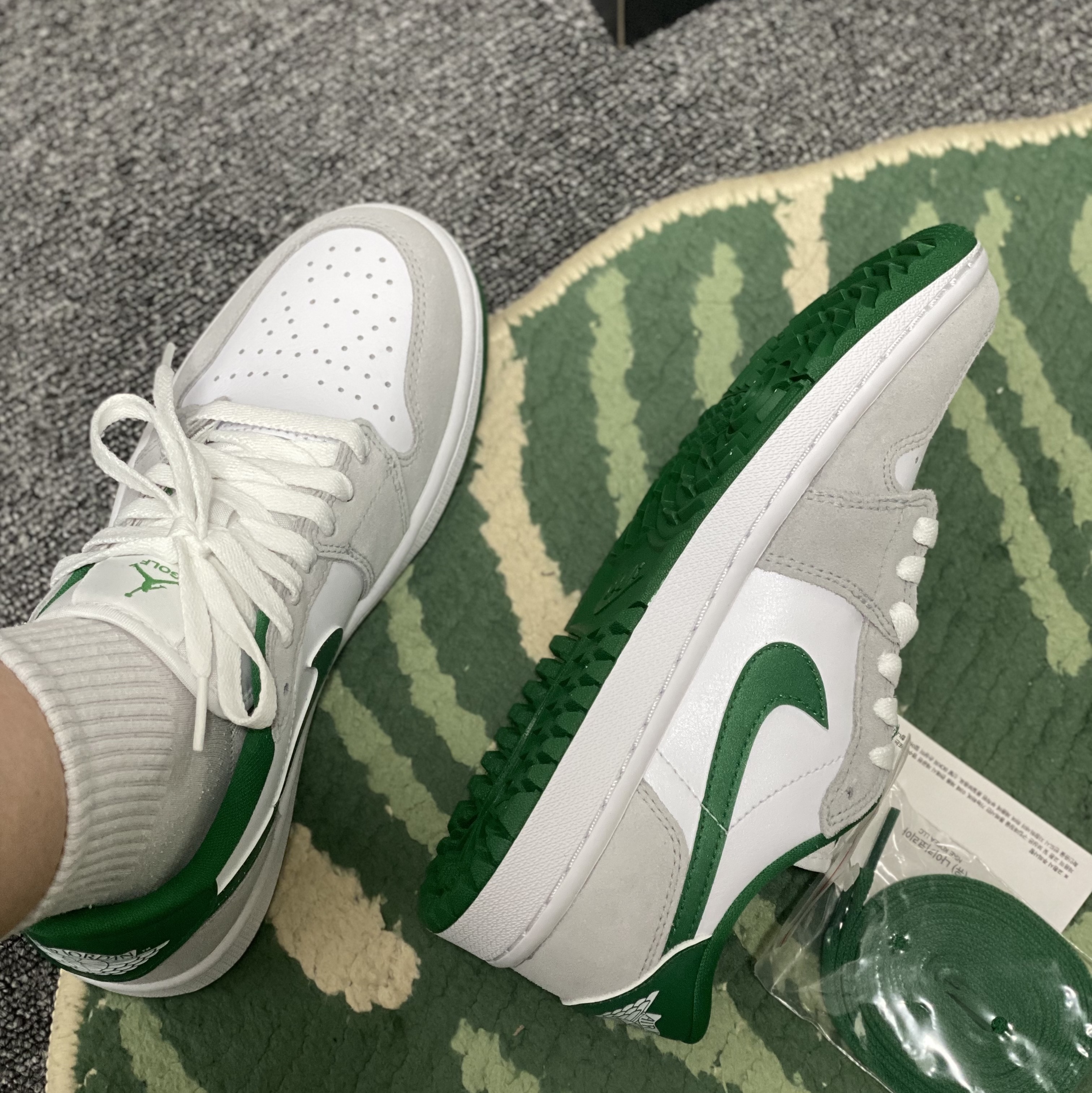 Jordan 1 Low Golf Pine Green 착용 스타일 - 2