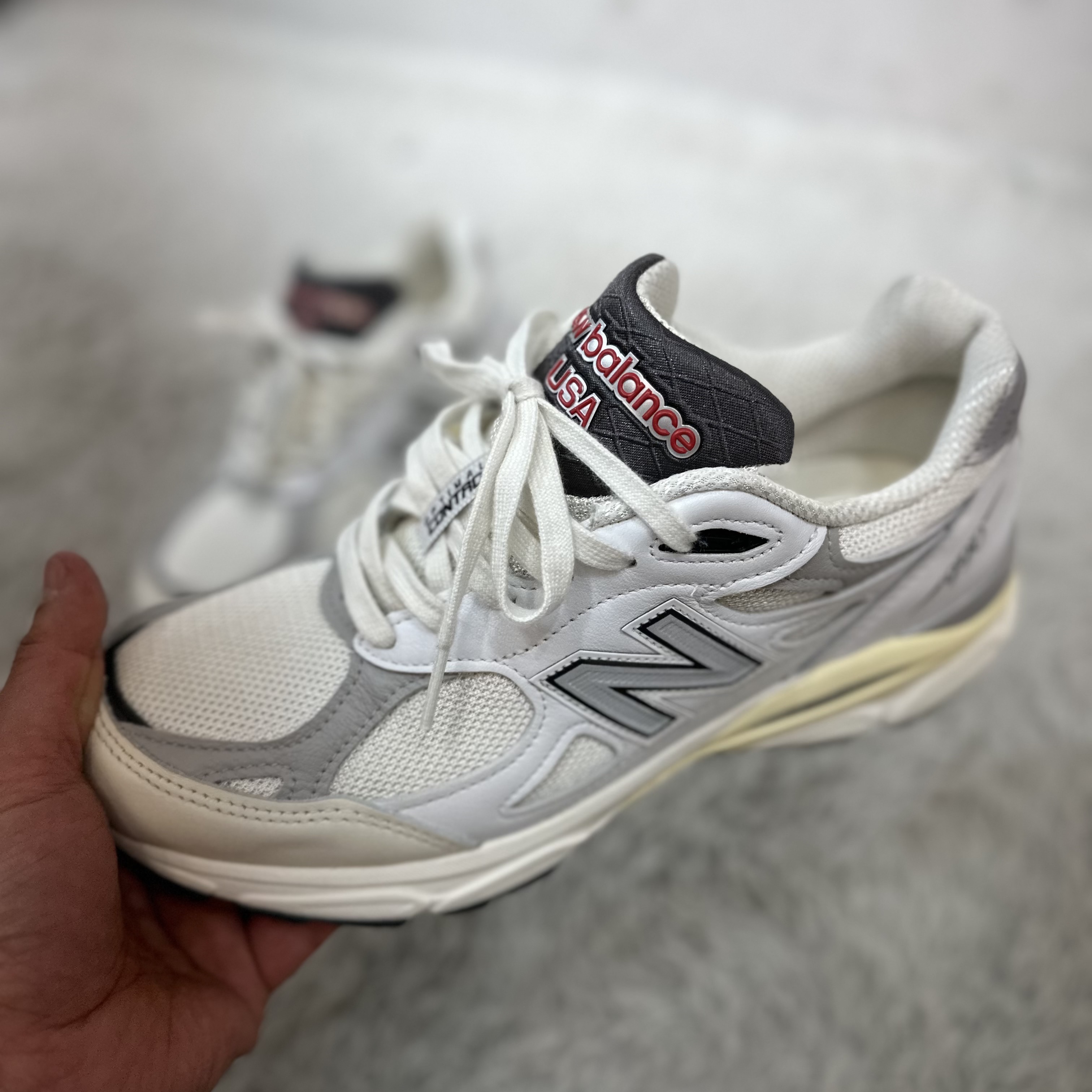 New Balance 990v3 Made in USA Sea Salt 착용 스타일 - 2