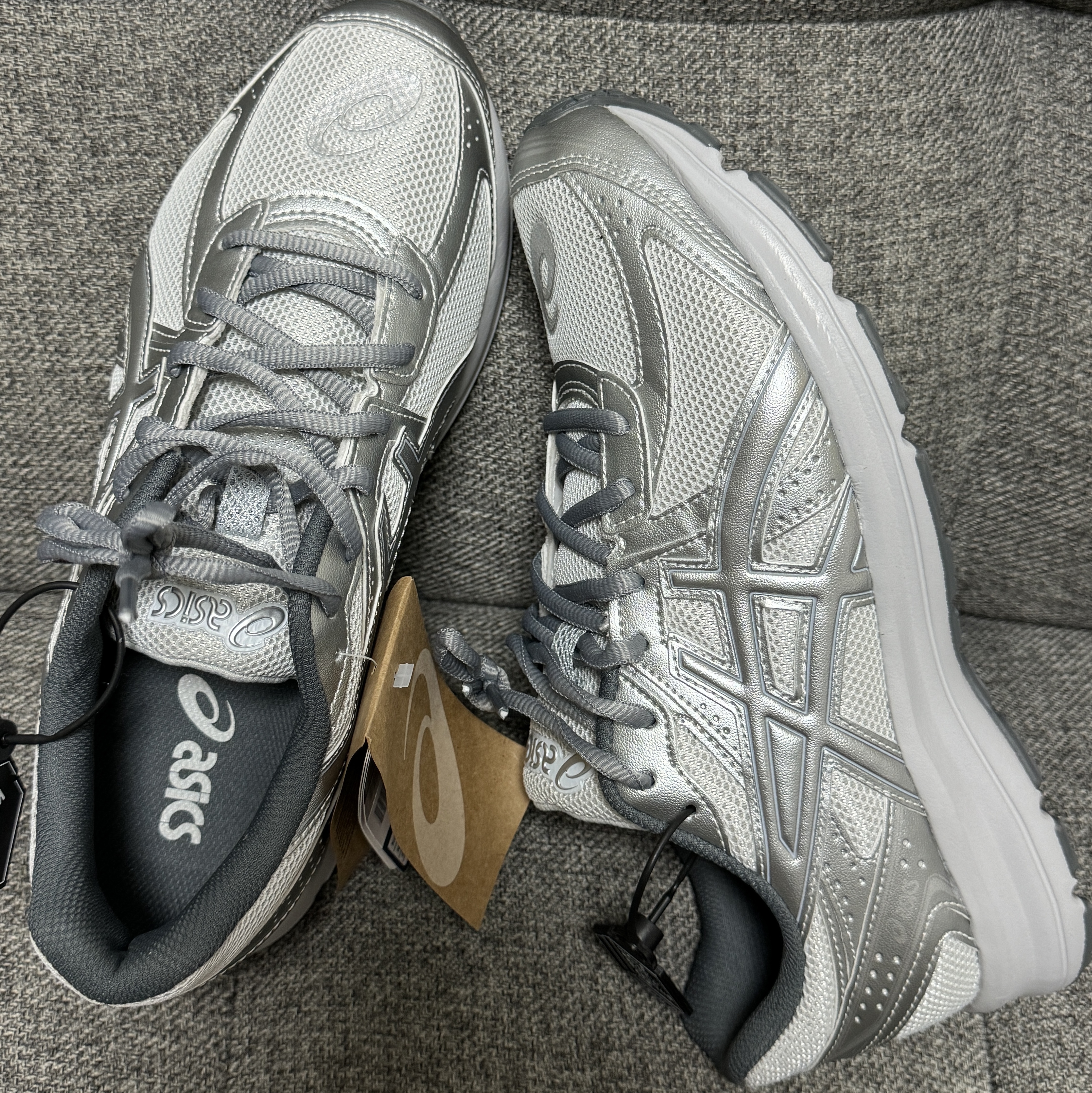 Asics Jog 100 S SMU Glacier Grey Pure Silver - 2E Wide 착용 스타일 - 4