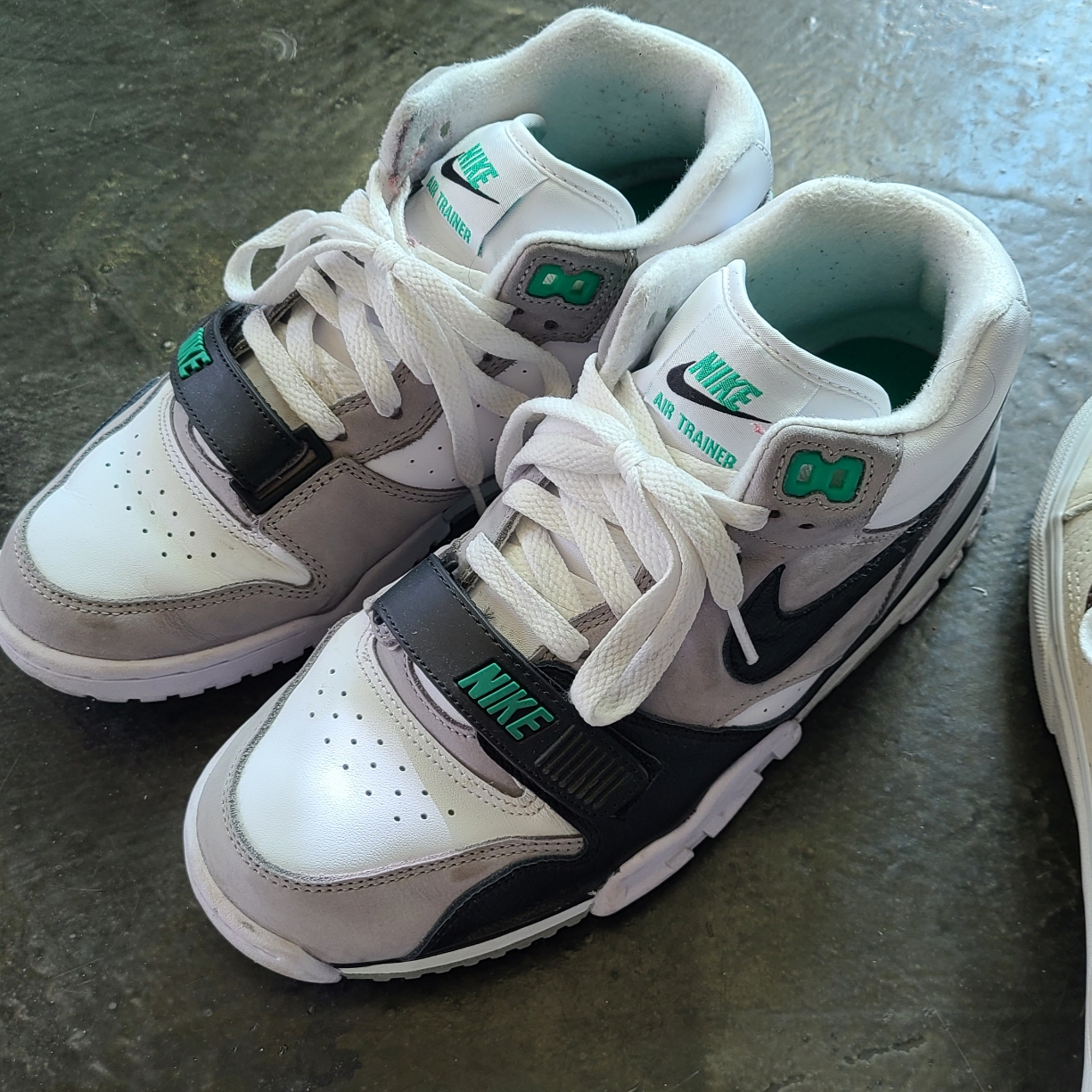 Nike Air Trainer 1 Chlorophyll 착용 스타일