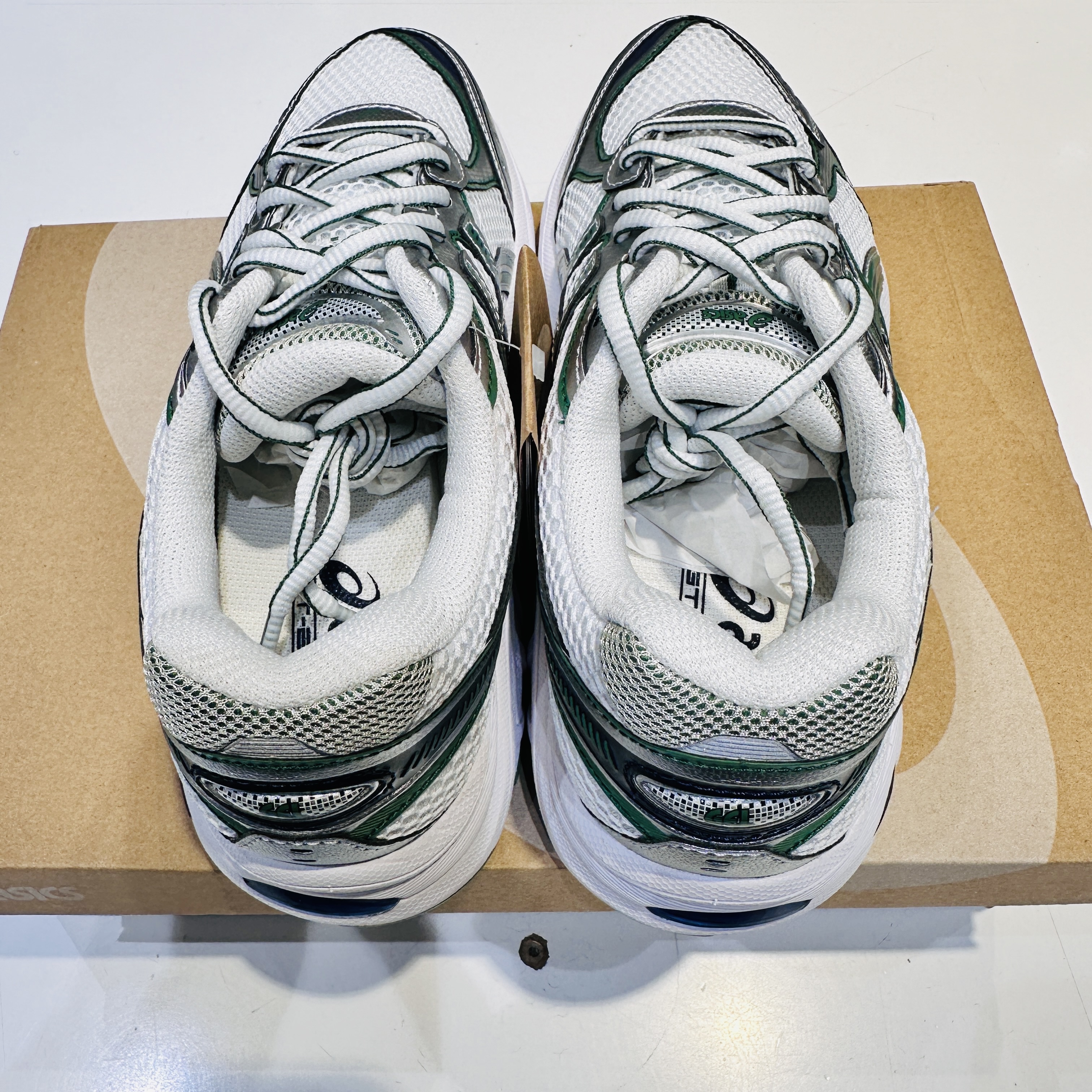 Asics GT-2160 White Shamrock Green 착용 스타일 - 3
