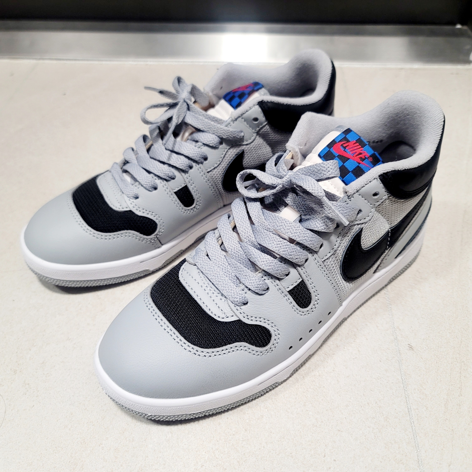 Nike Mac Attack QS SP Light Smoke Grey 착용 스타일 - 3