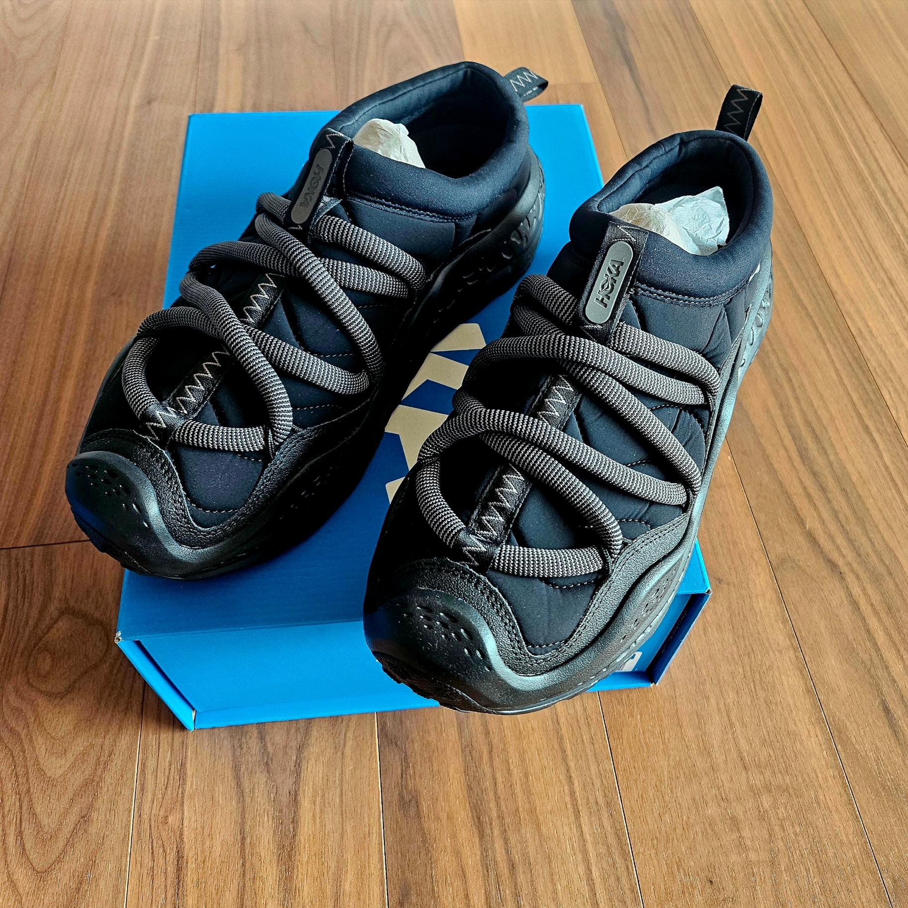 Hoka Ora Primo Black 착용 스타일