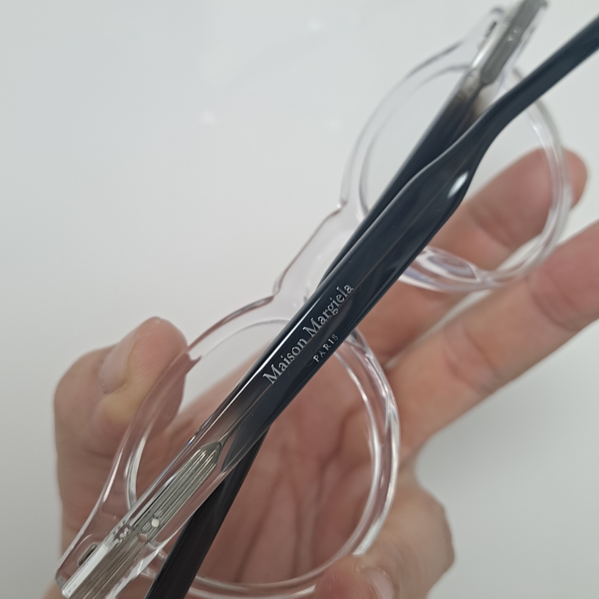 Gentle Monster x Maison Margiela MM116 Translucent Clear 착용 스타일