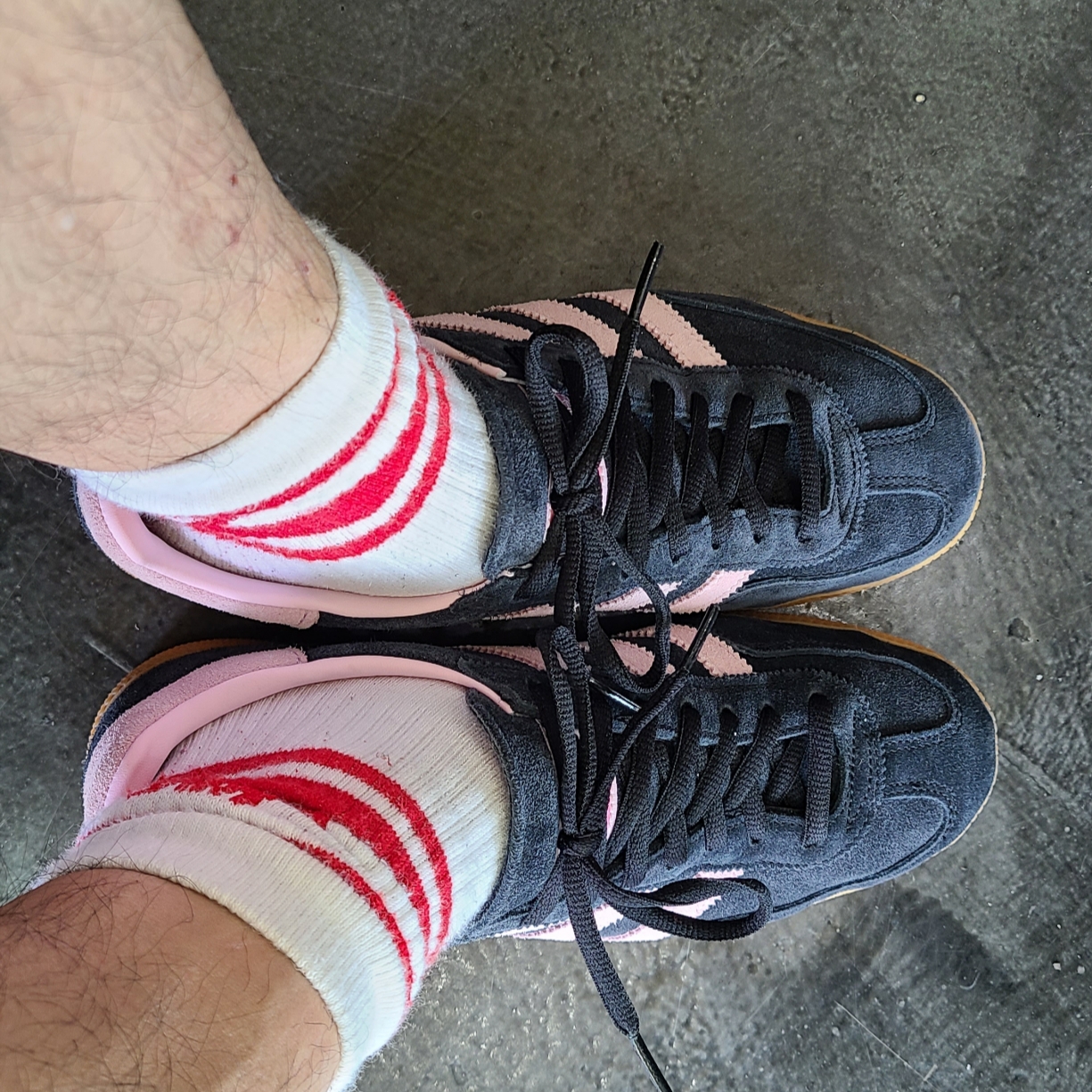 (W) Adidas Spezial Handball Core Black Clear Pink 착용 스타일