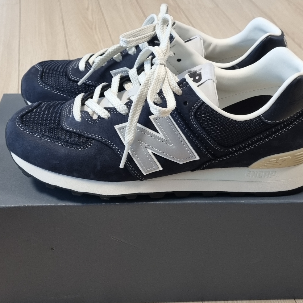 New Balance x Pottery 574 Premium Hard Navy 착용 스타일 - 1