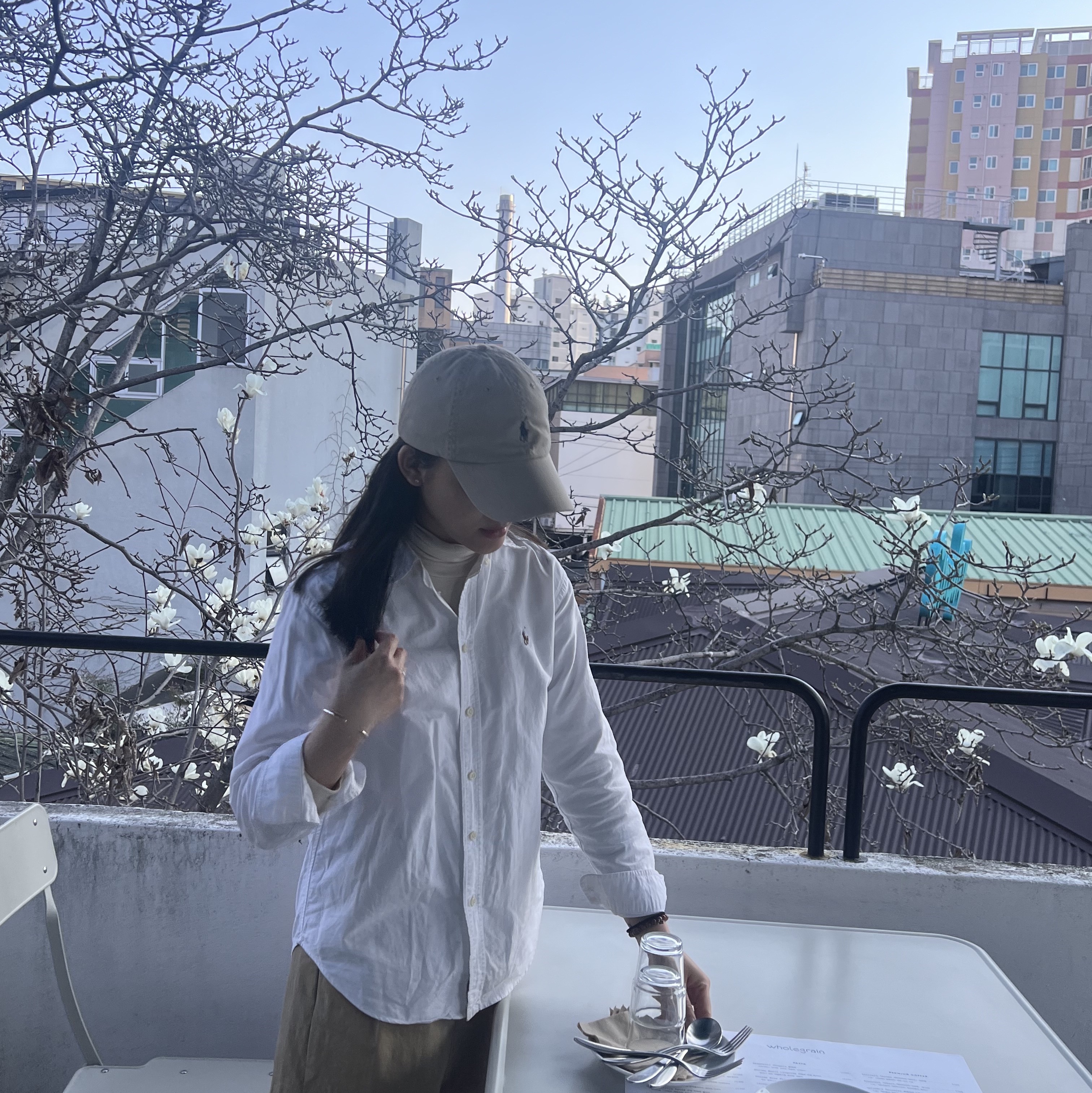 [30% 적립] Polo Ralph Lauren Classic Fit Garment Dyed Oxford Shirt White, [30%적립] Polo Ralph Lauren Cotton Chino Ball Cap Cafe Tan 착용 스타일