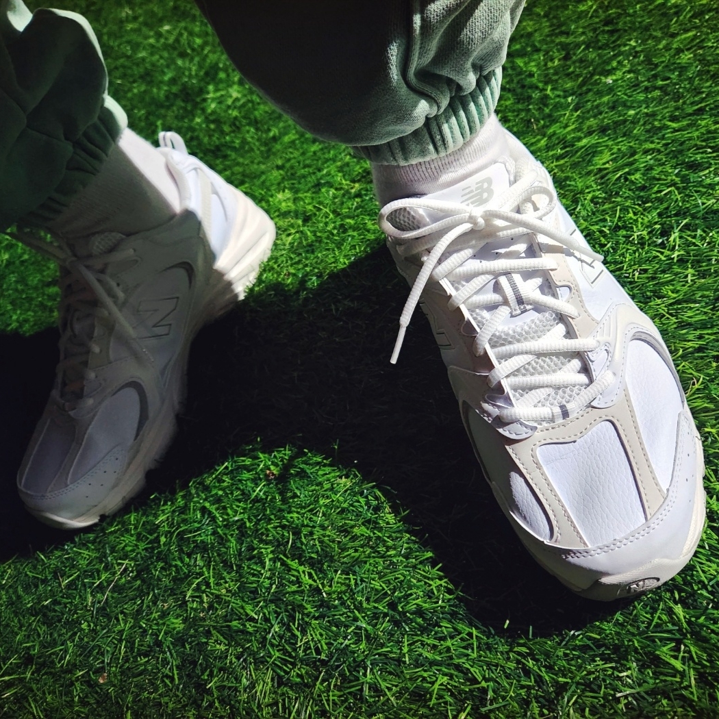 New Balance 530 White Cream 착용 스타일 - 4