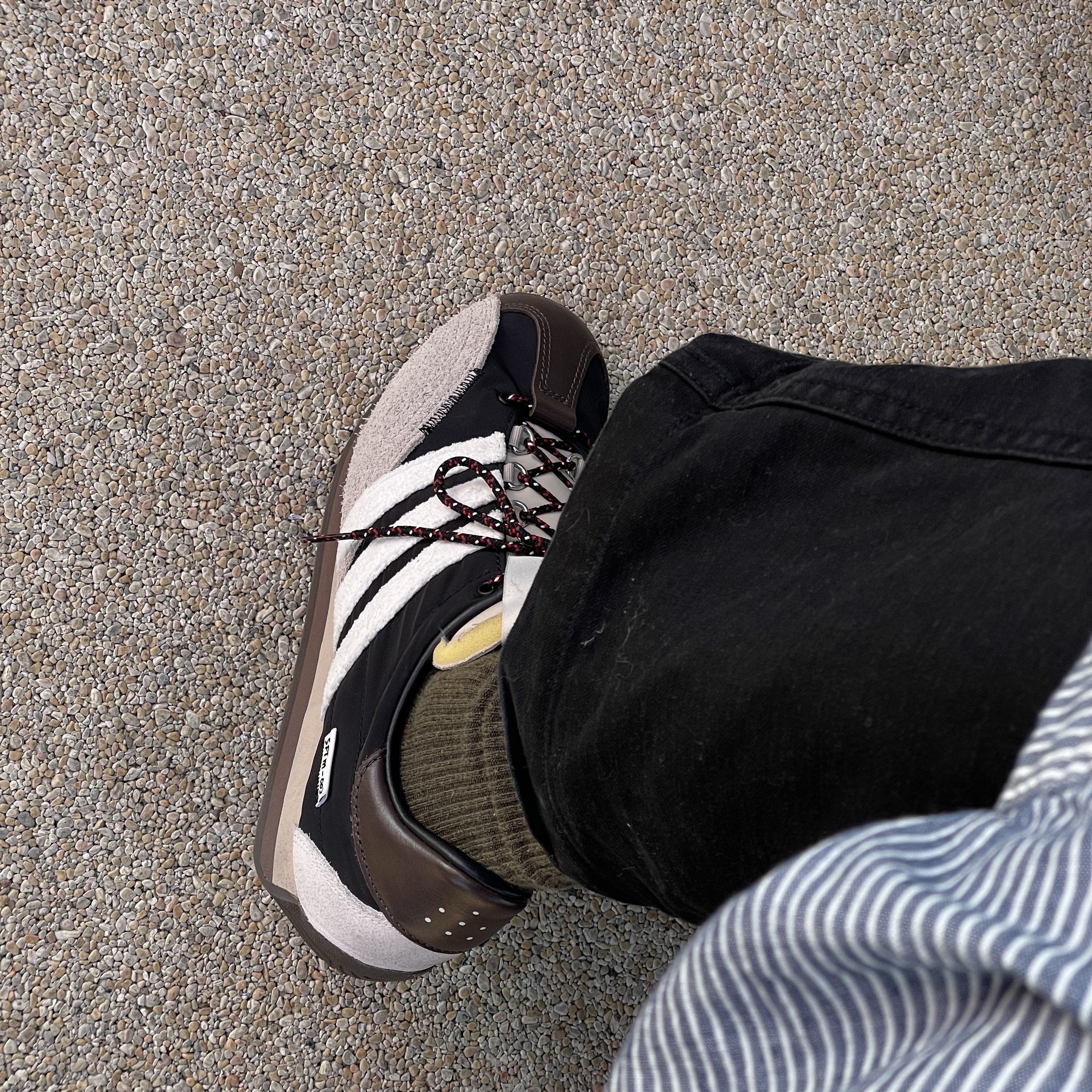 Adidas x Song for the Mute Country OG Core Black Core White 착용 스타일 - 2