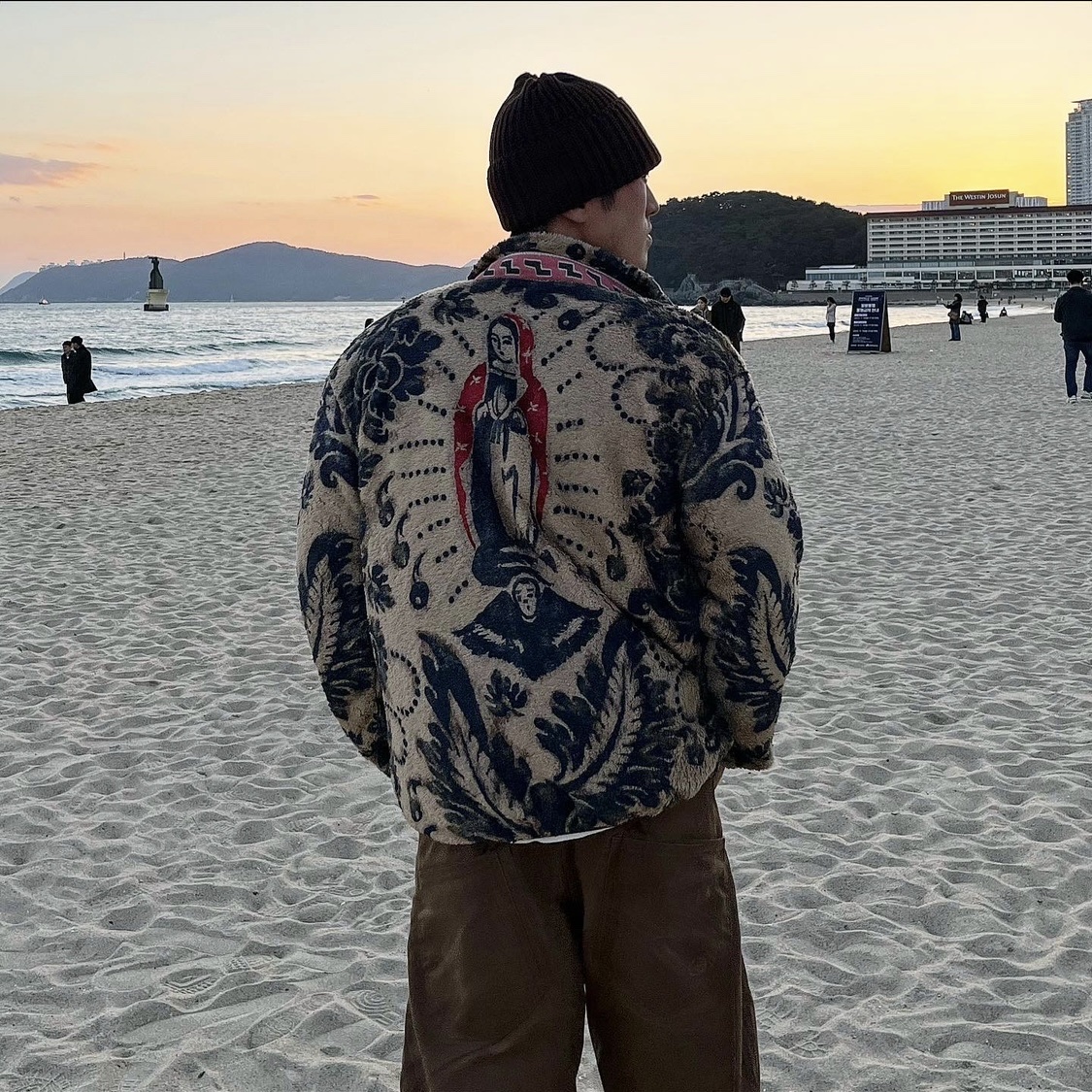 Kapital Damask Pattern Maria Fleece Zip Blouson Beige 착용 스타일 - 1