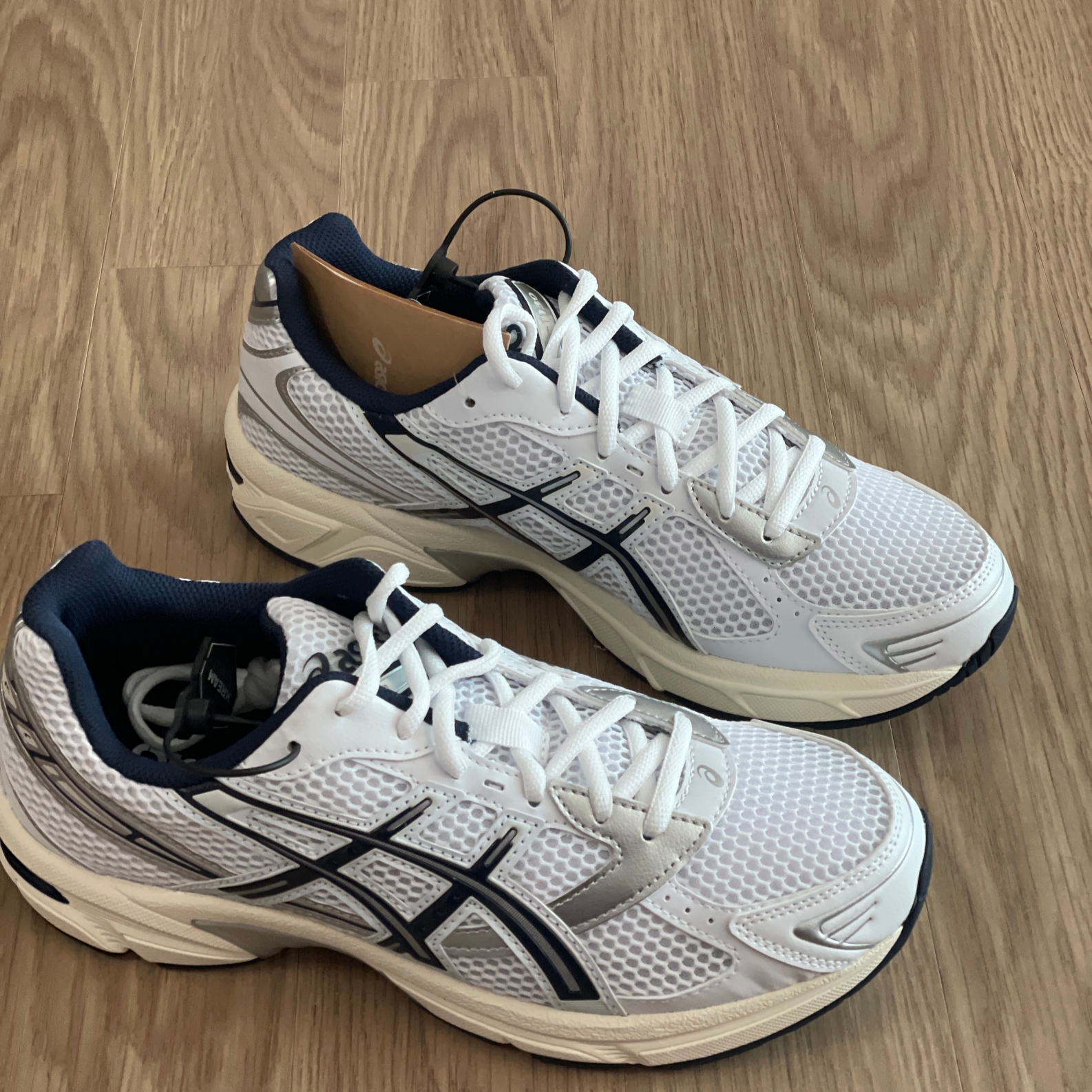 (W) Asics Gel-1130 White Midnight 착용 스타일
