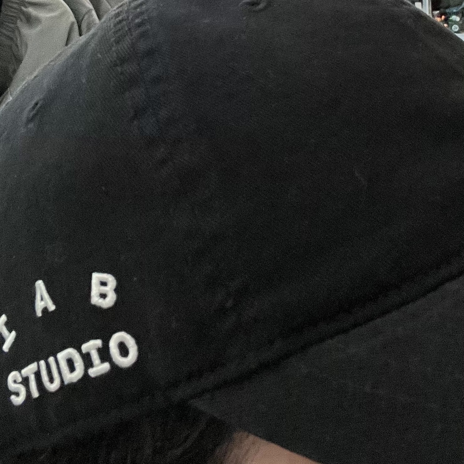 IAB Studio Cap Black 착용 스타일