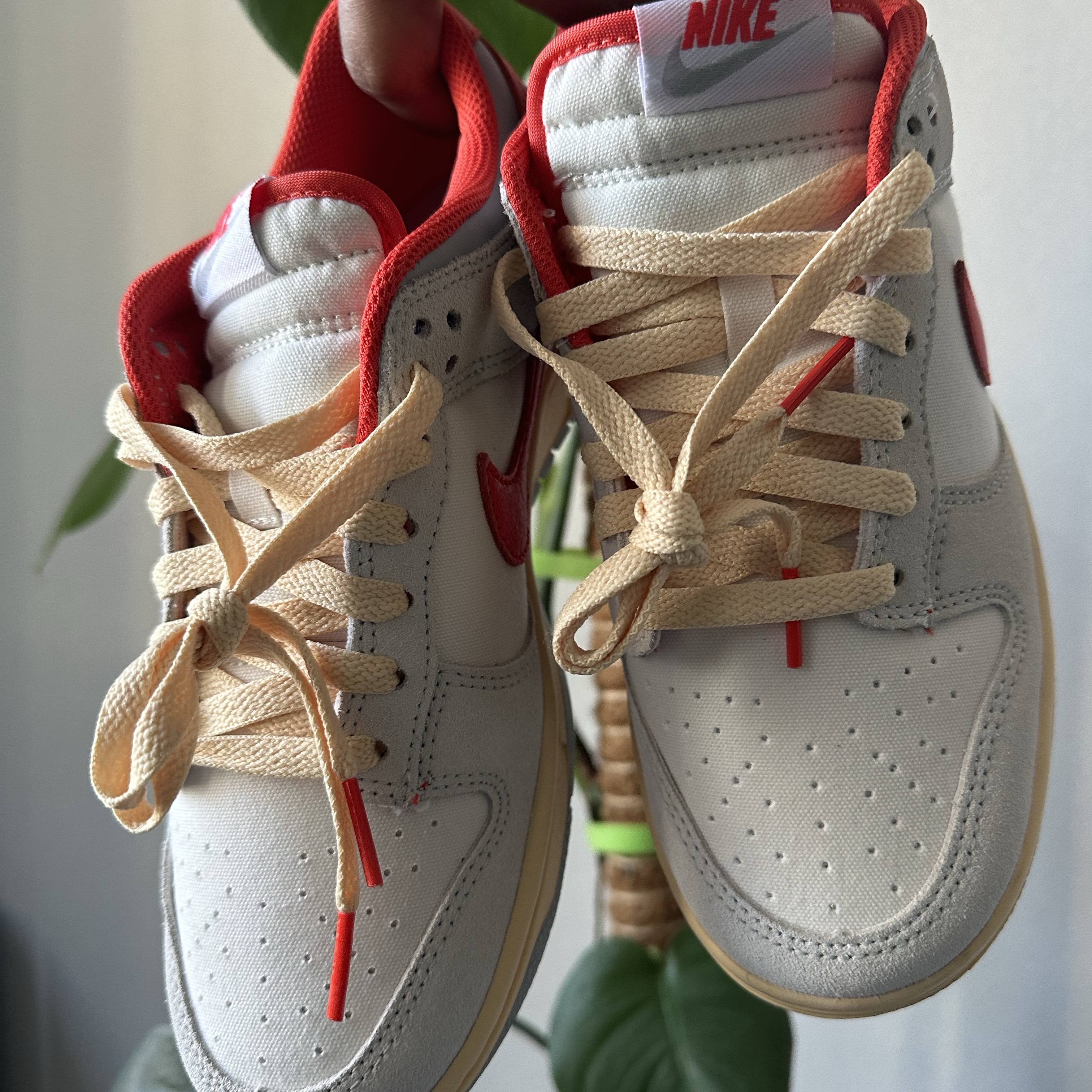 Nike Dunk Low Sail Picante Red 착용 스타일 - 1