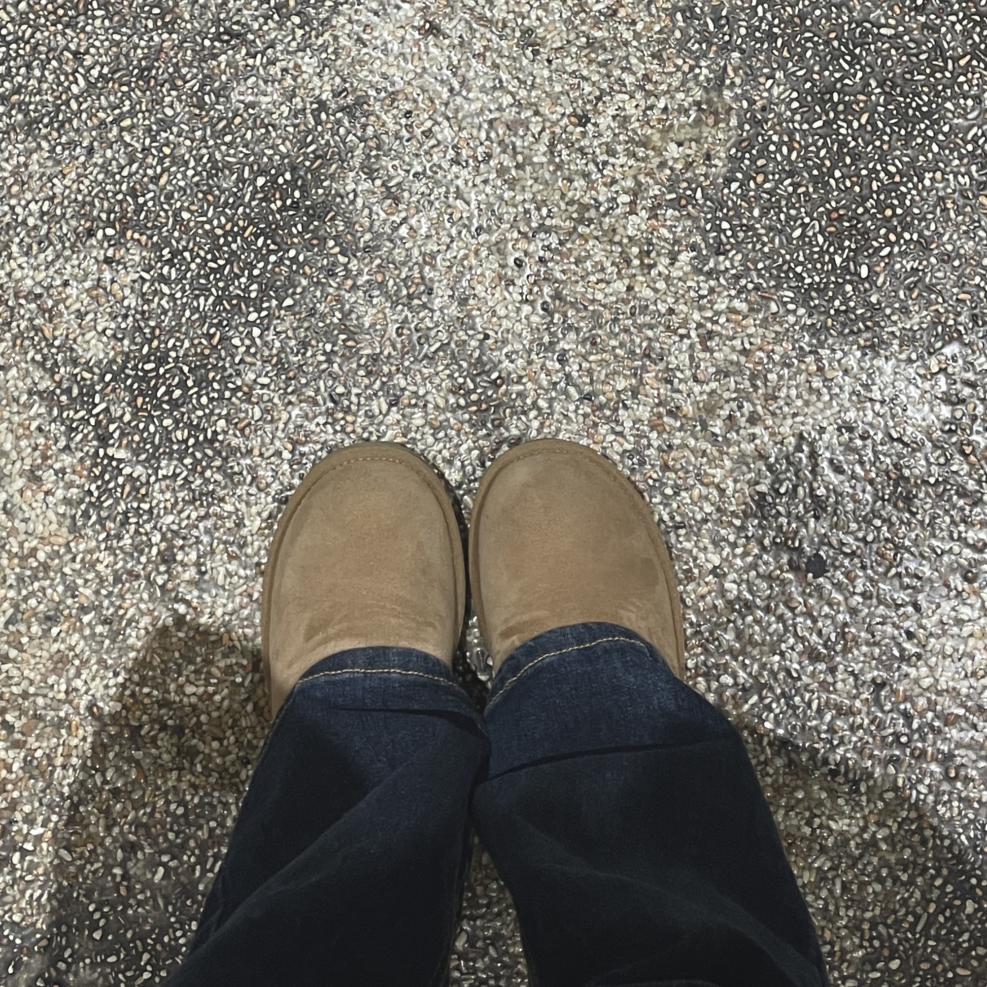 (W) UGG Classic Ultra Mini Boots Chestnut 착용 스타일