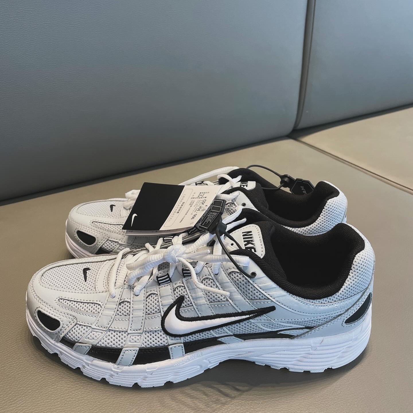 Nike P-6000 Pure Platinum 착용 스타일