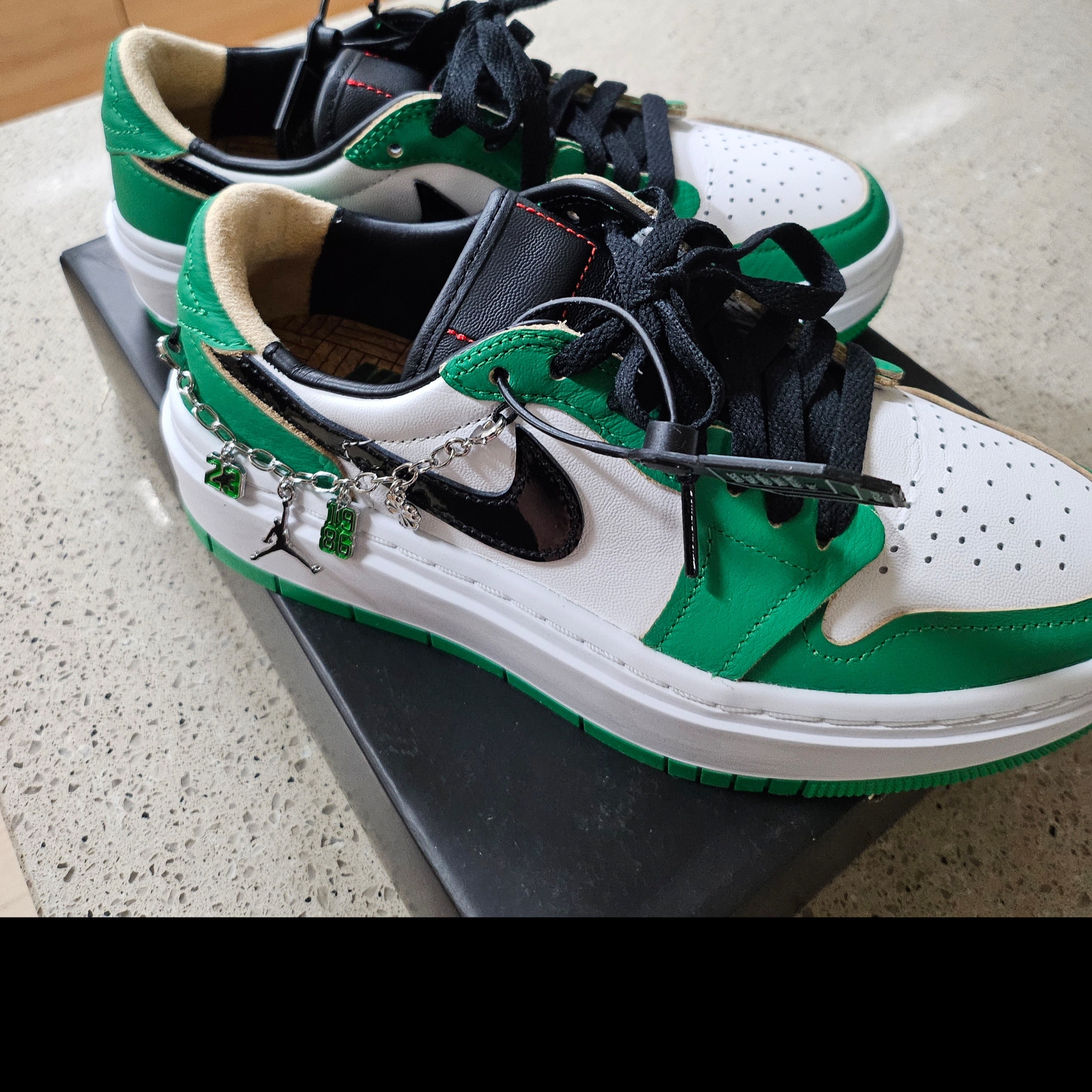 (W) Jordan 1 Elevate Low SE Lucky Green 착용 스타일