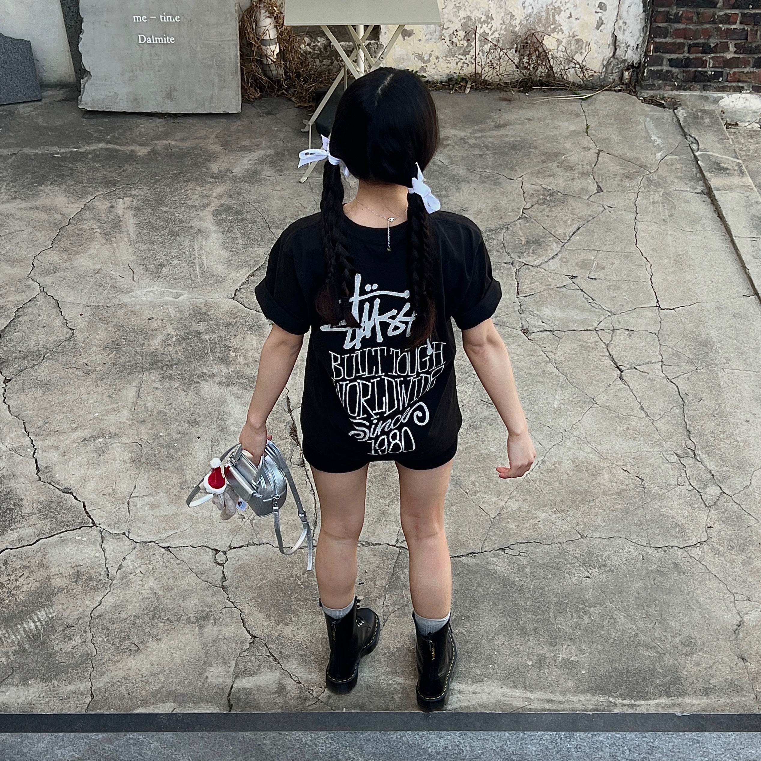 Stussy Built Tough T-Shirt Pigment Dyed Black, Jellycat Bashful Christmas Bunny Decoration Praline 착용 스타일 - 3