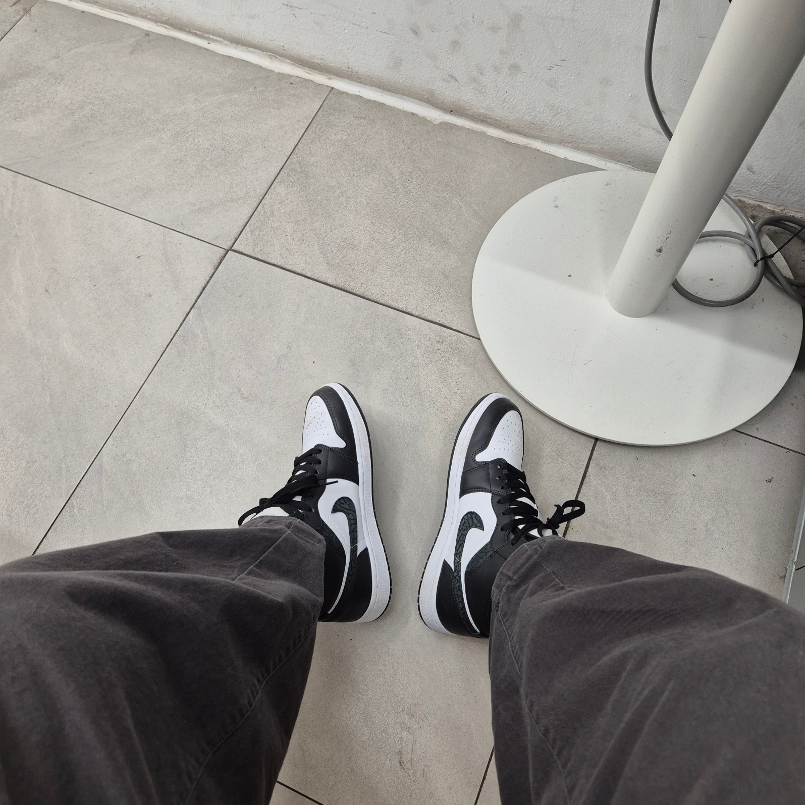 Jordan 1 Mid SE Off Noir Black White 착용 스타일