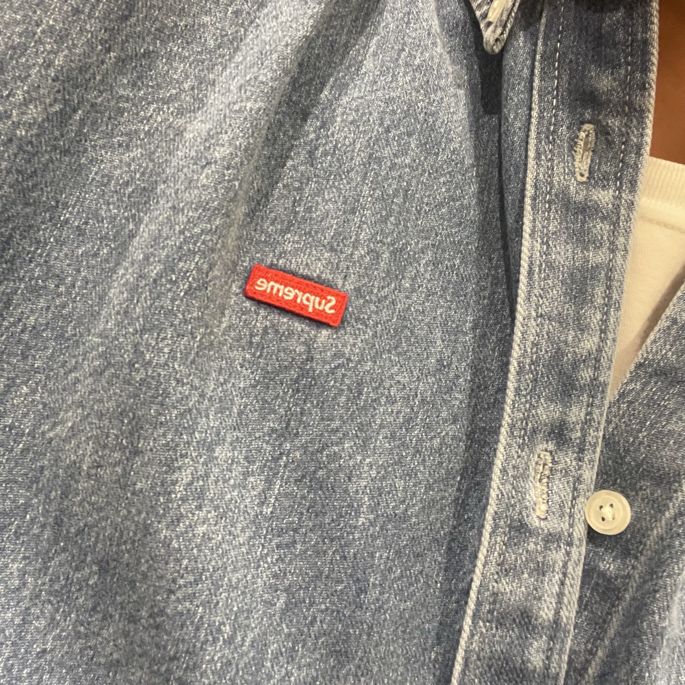 Supreme Small Box Shirt Denim - 23FW 착용 스타일