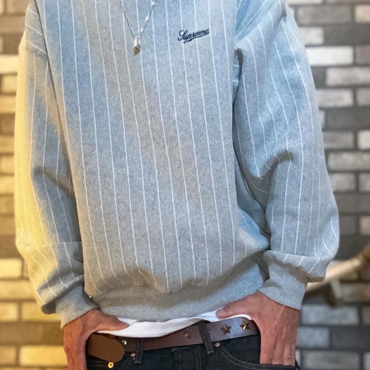 Supreme Pinstripe Crewneck Heather Grey - 24SS 착용 스타일 - 1