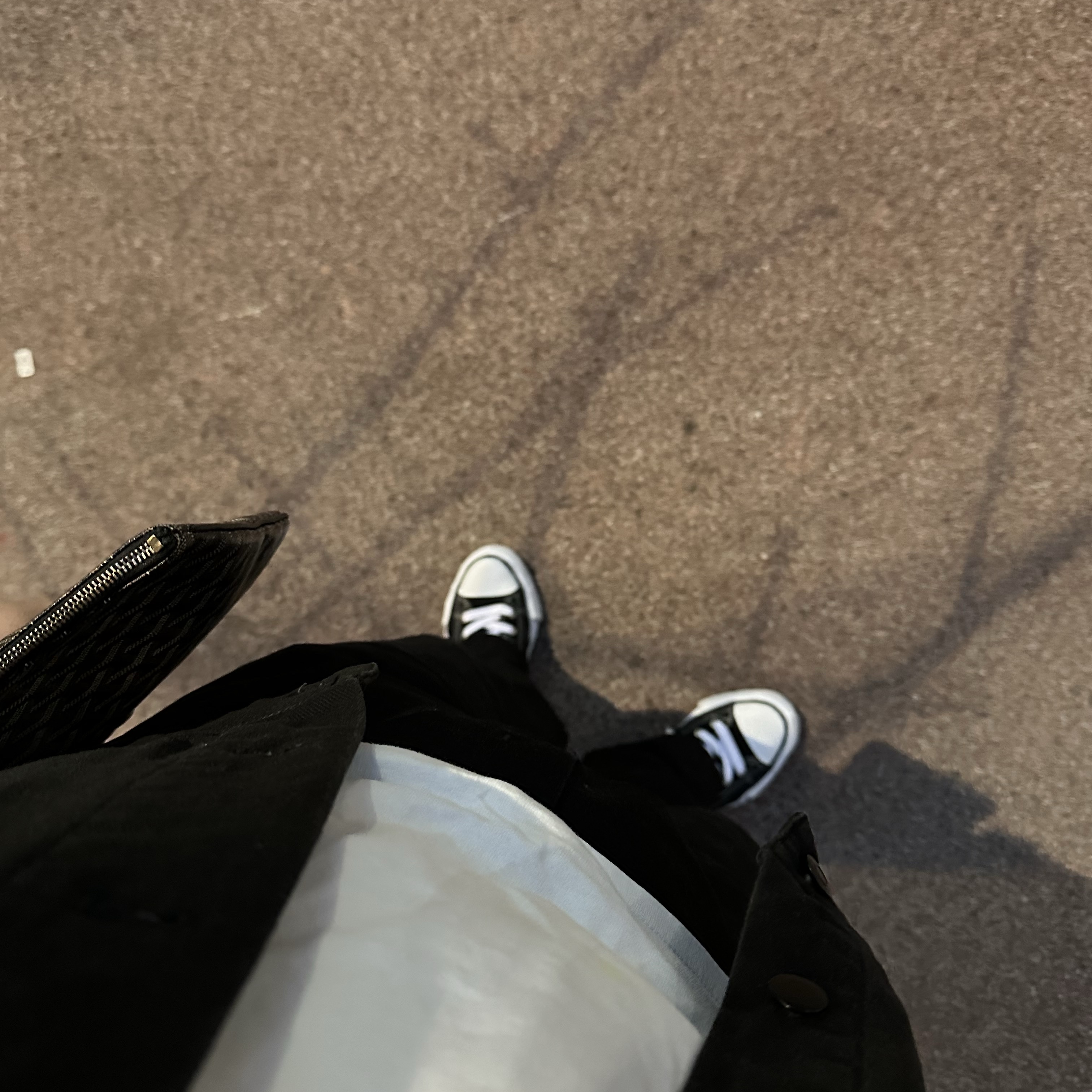Maison Mihara Yasuhiro Peterson OG Sole Canvas Low Sneakers Black, Goyard Senat GM Document Case Black 착용 스타일