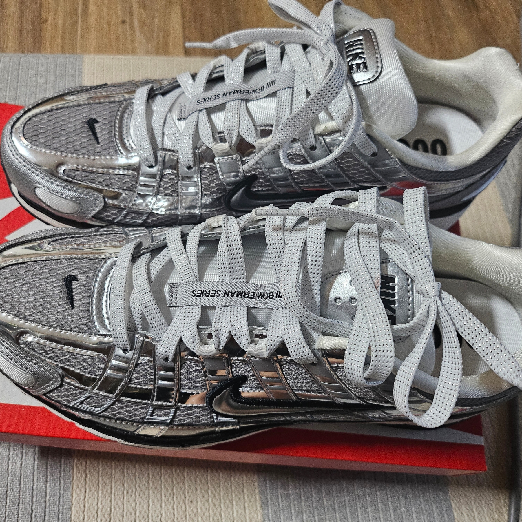 Nike P-6000 Metallic Silver 착용 스타일 - 2