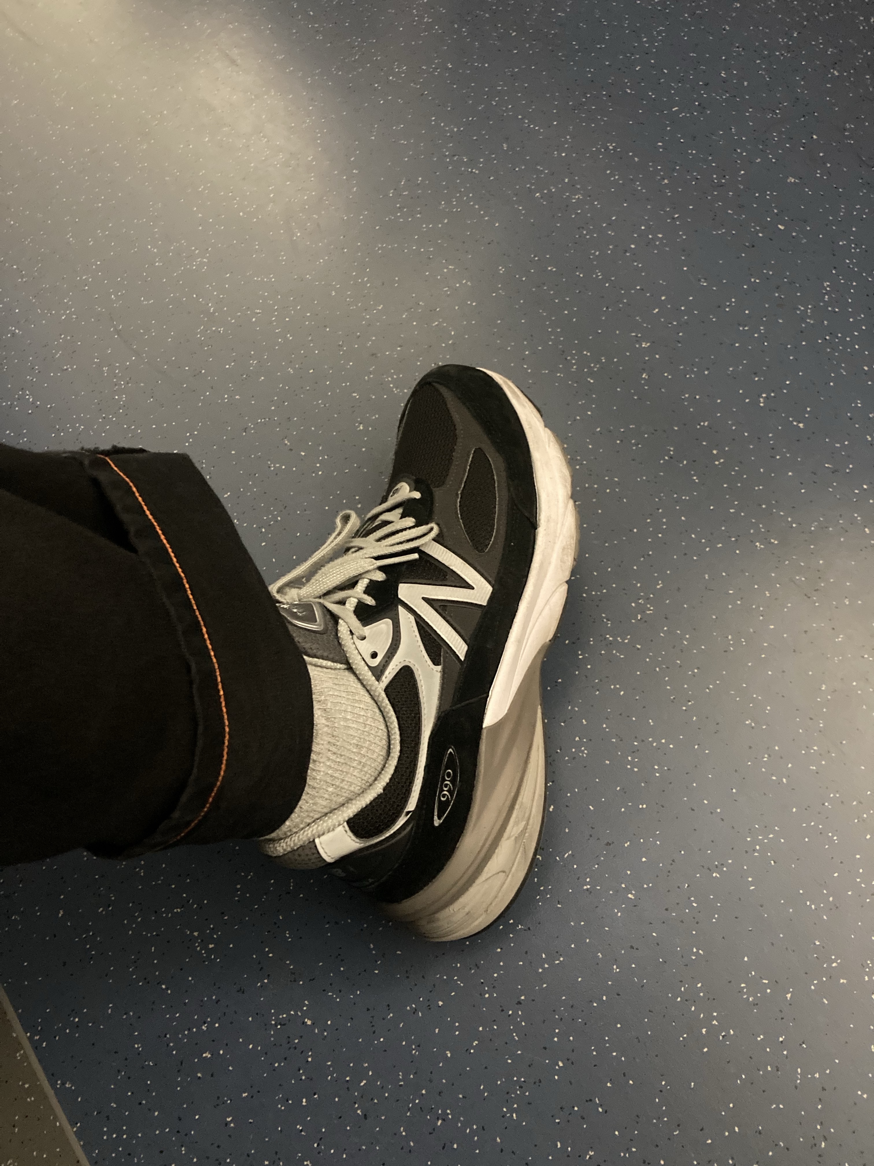 New Balance 990v6 Made in USA Black White 착용 스타일