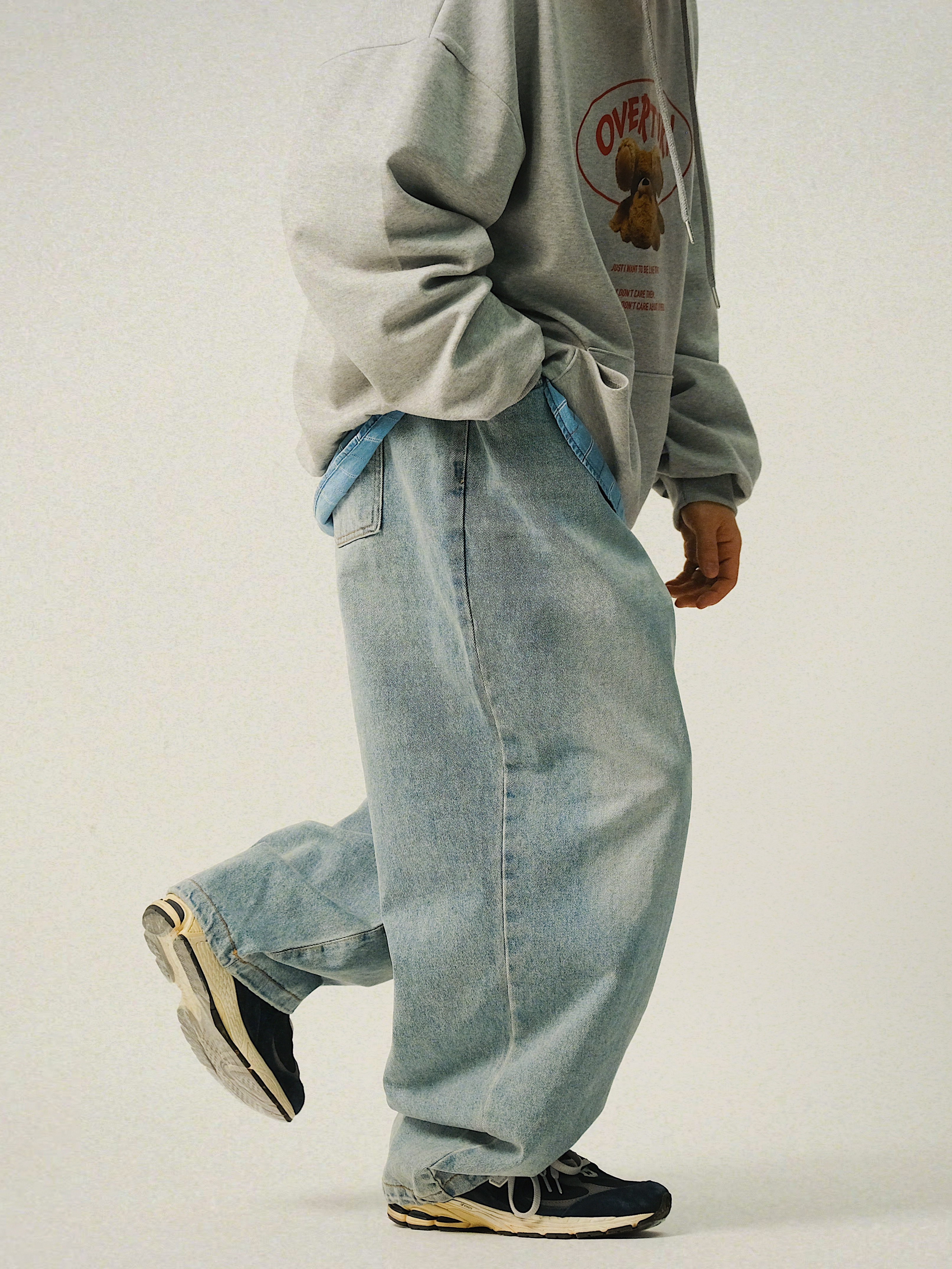 New Balance 2002R Eclipse Castlerock 착용 스타일 - 1