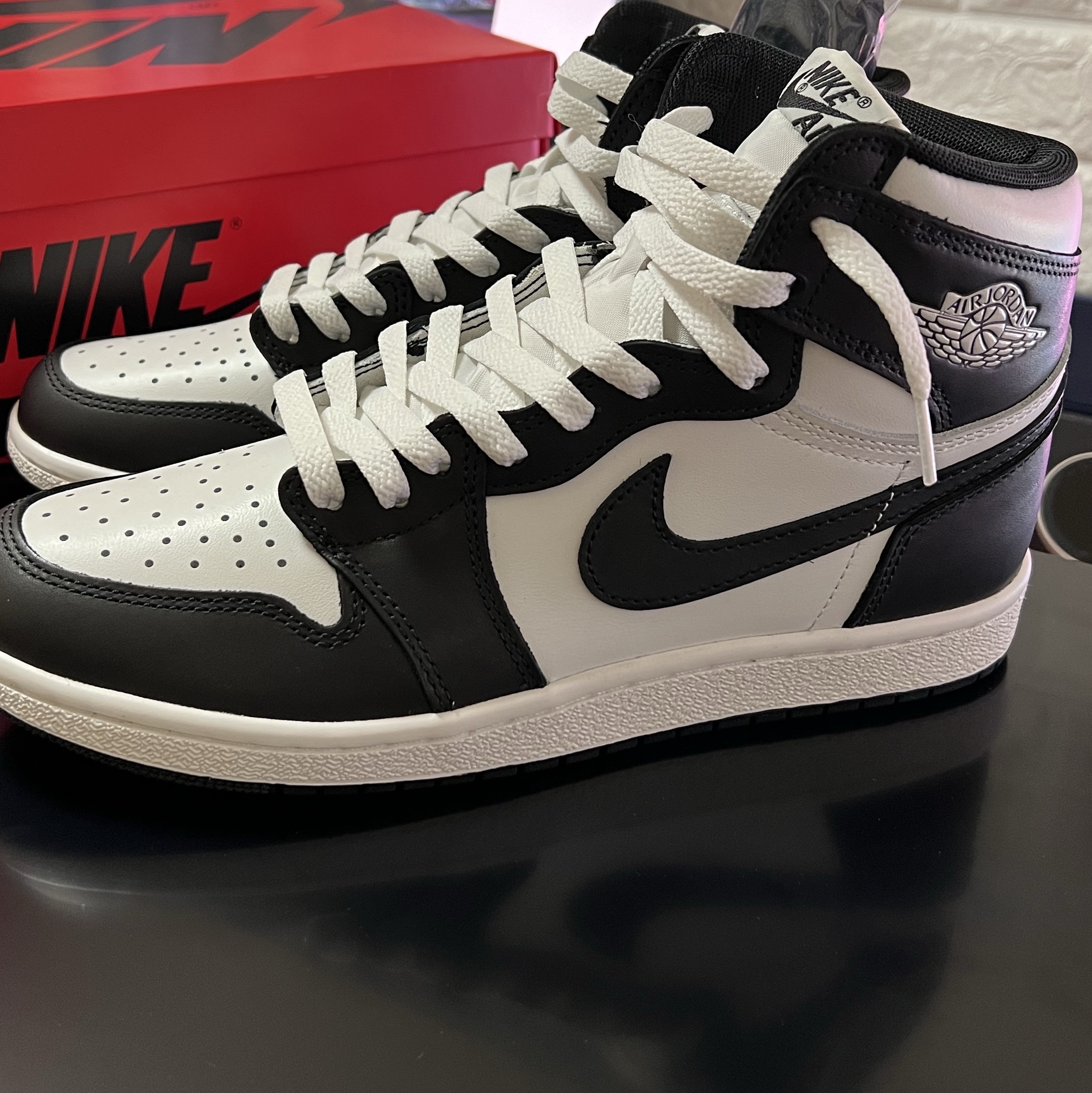 Jordan 1 High 85 Black White, Jordan 1 Retro High OG Chicago 2022 착용 스타일 - 5