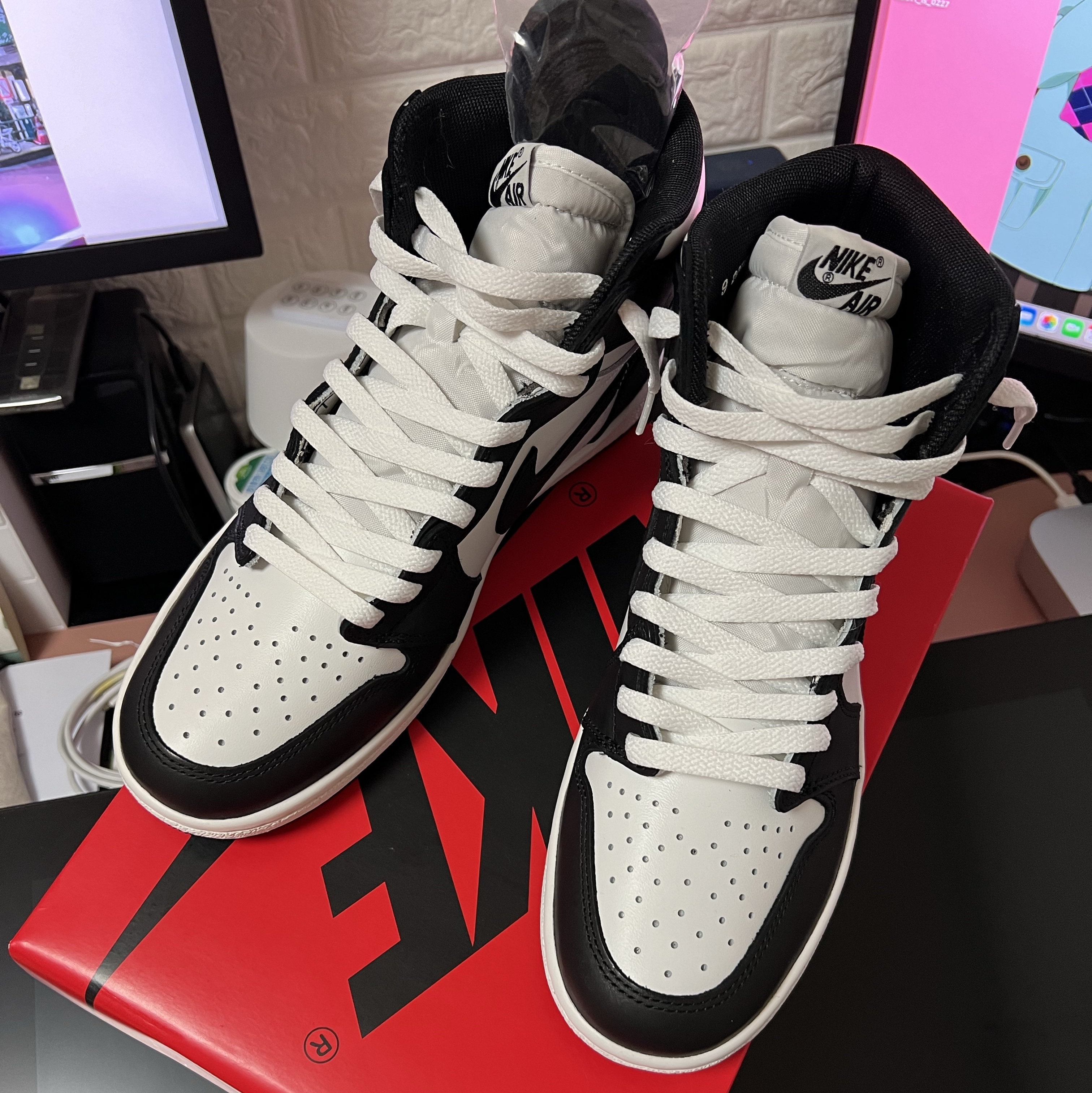 Jordan 1 High 85 Black White, Jordan 1 Retro High OG Chicago 2022 착용 스타일 - 3