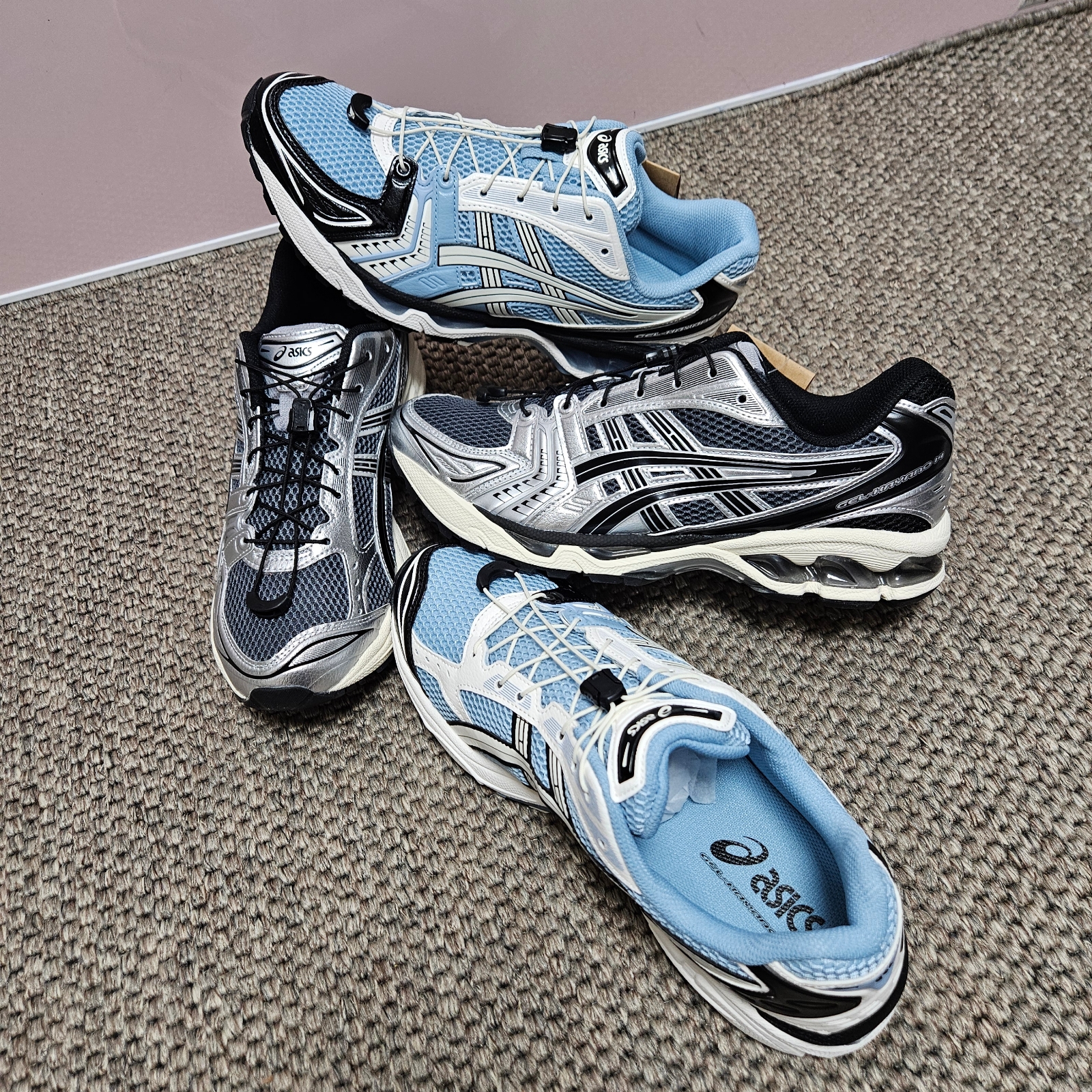 Asics Unlimited Gel-Kayano 14 Carrier Grey Black, Asics Unlimited Gel-Kayano 14 Mist Cream 착용 스타일 - 4