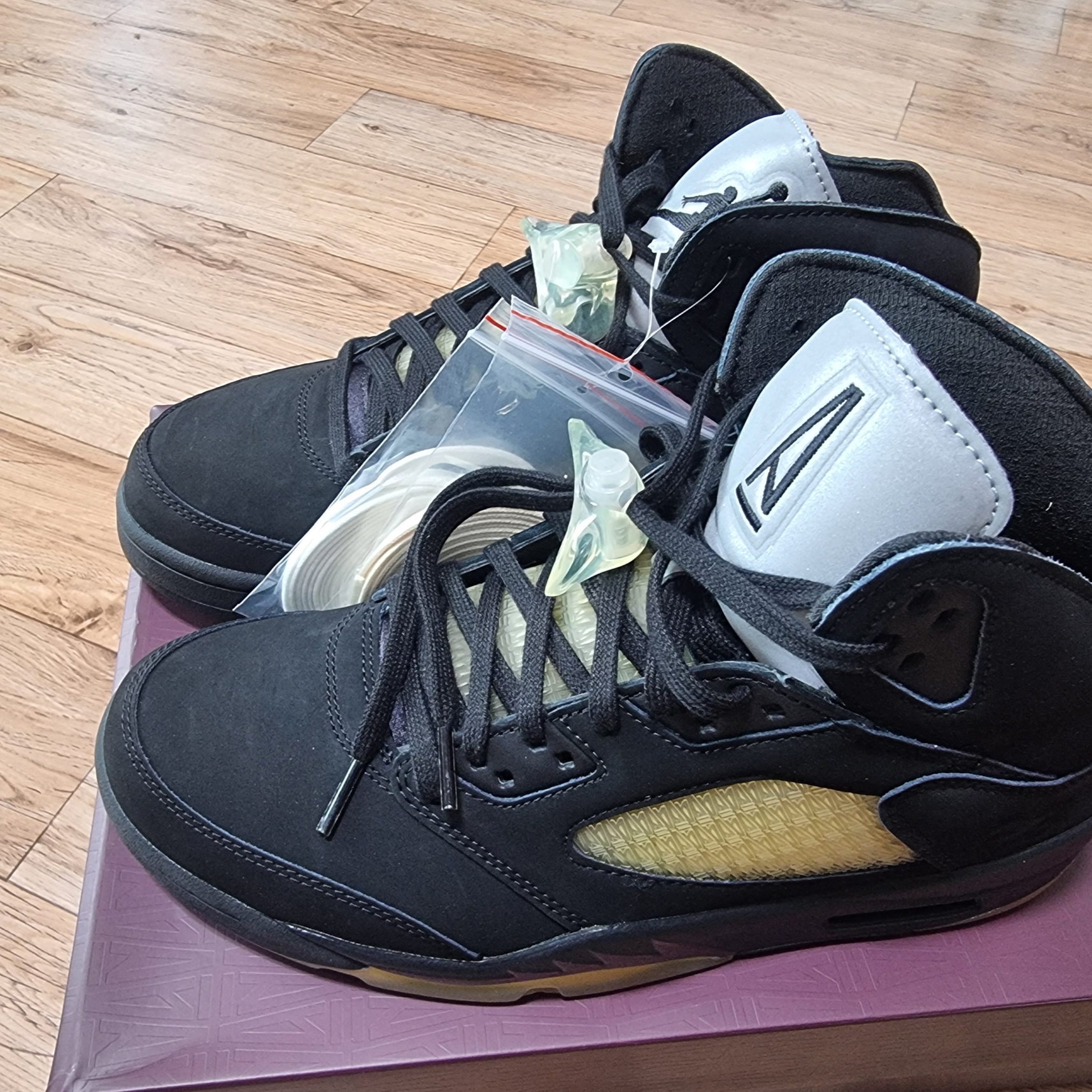 Jordan 5 x A Ma Maniere Retro Dusk 착용 스타일 - 3