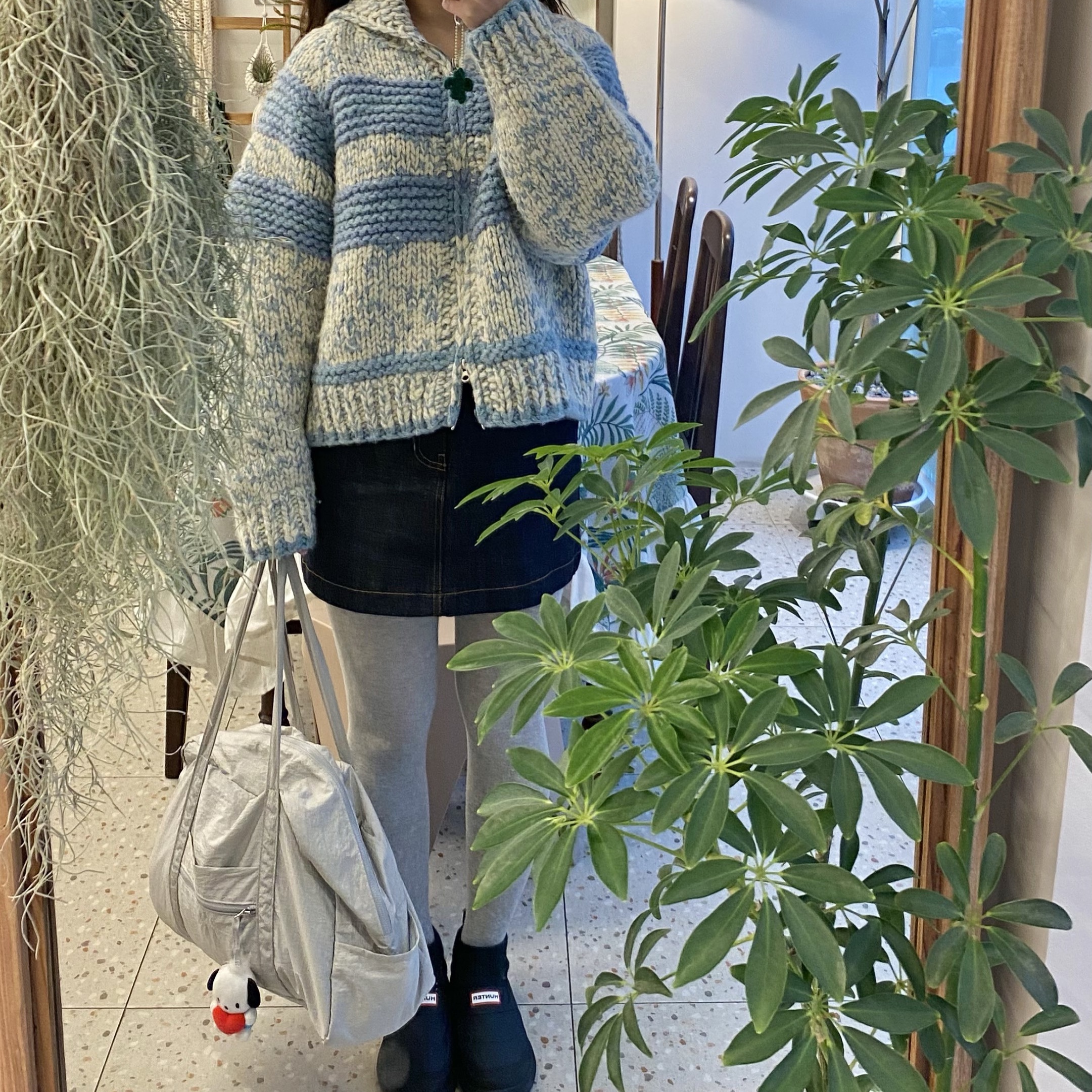 (W) Haag A Hand Made Cowichan Blue, (W) Haag An Indigo Denim Skirt Indigo 착용 스타일