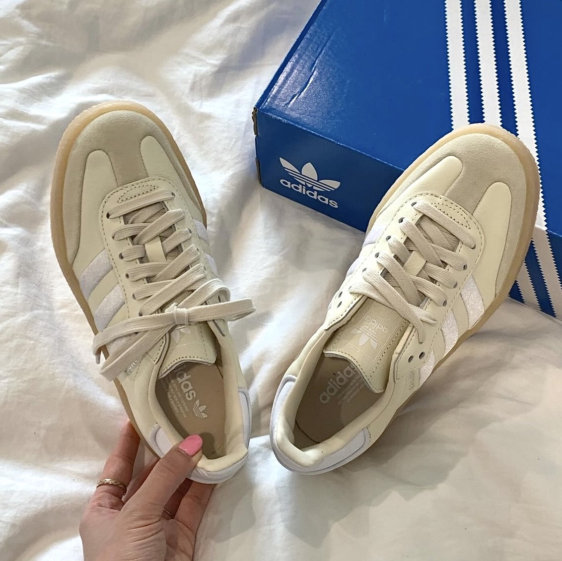 (W) Adidas Sambae Wonder White Silver Metallic 착용 스타일 - 3
