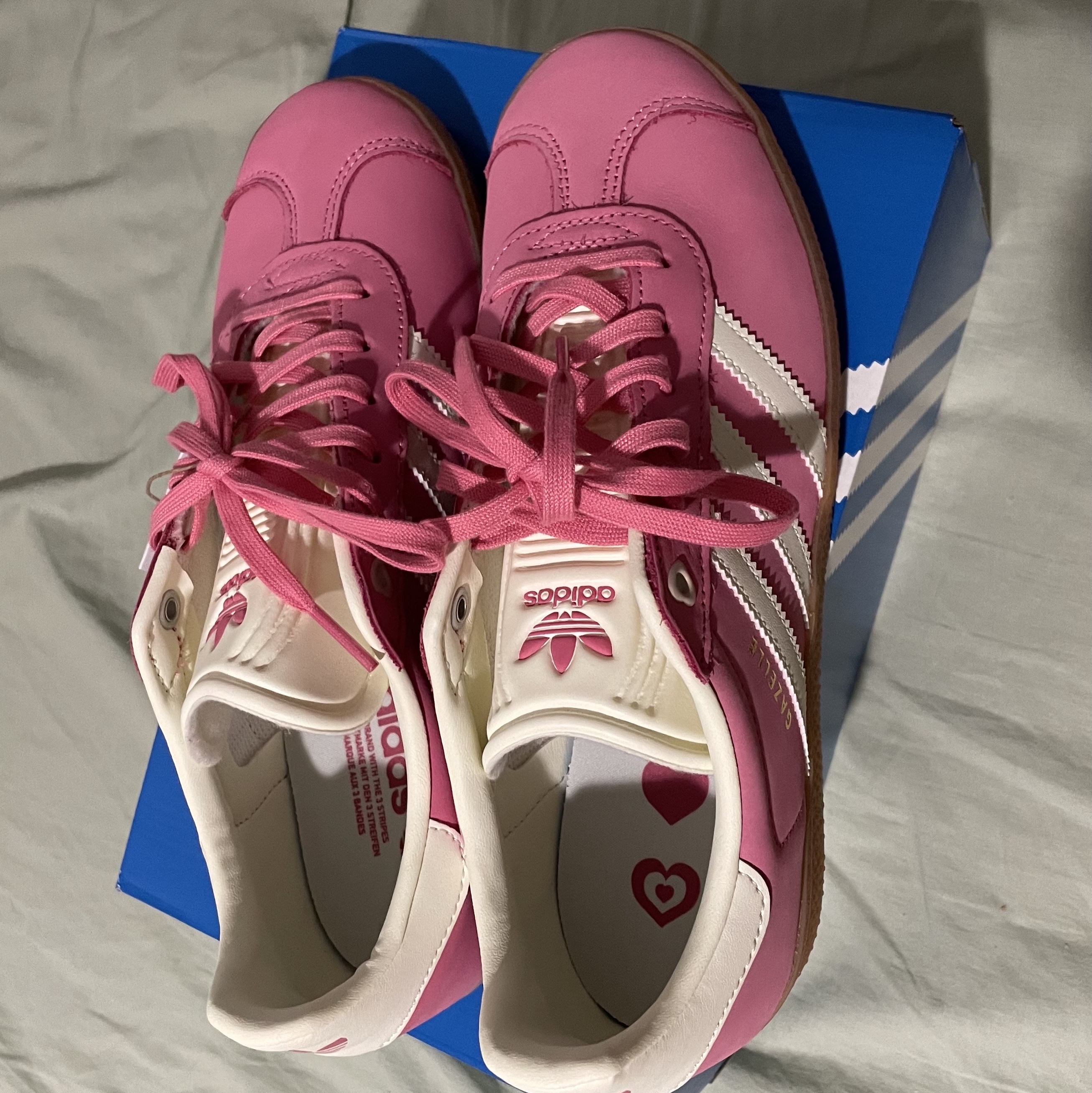 (J) Adidas Gazelle Pink Fusion Ivory 착용 스타일 - 2